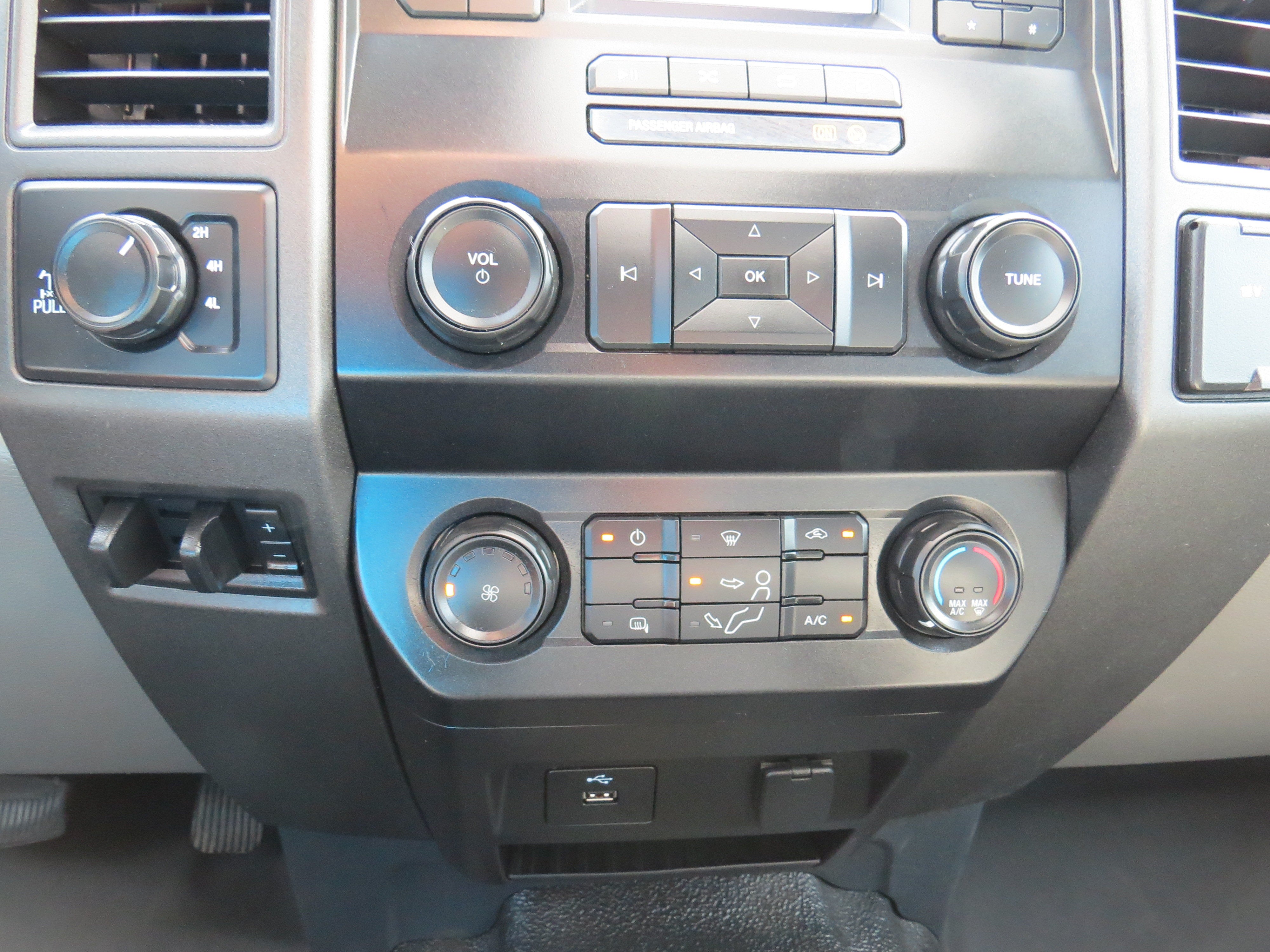 2022 Ford Super Duty F-350 SRW XL