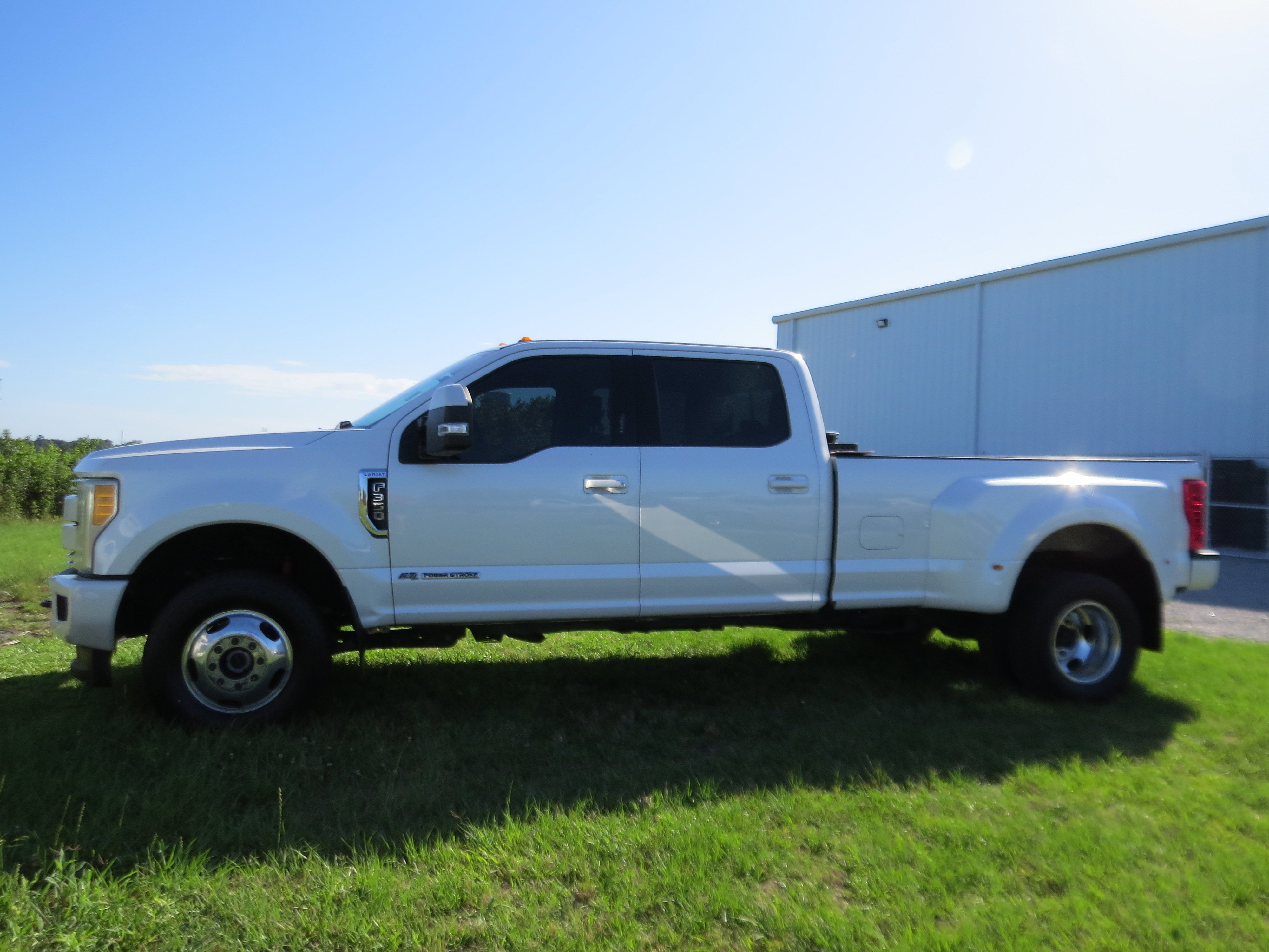 2017 Ford Super Duty F-350 DRW Lariat