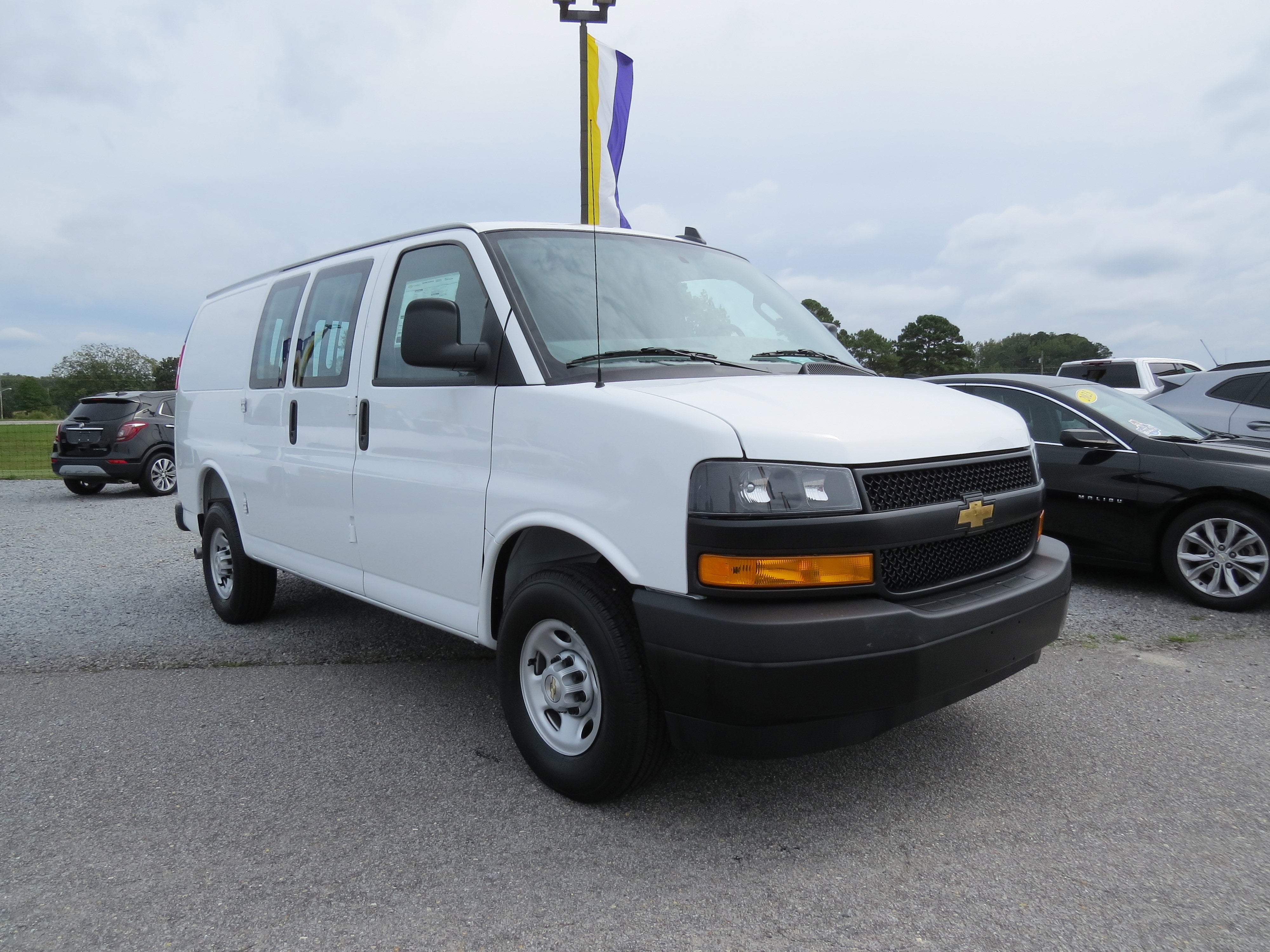 2025 Chevrolet Express Cargo 2500 WT