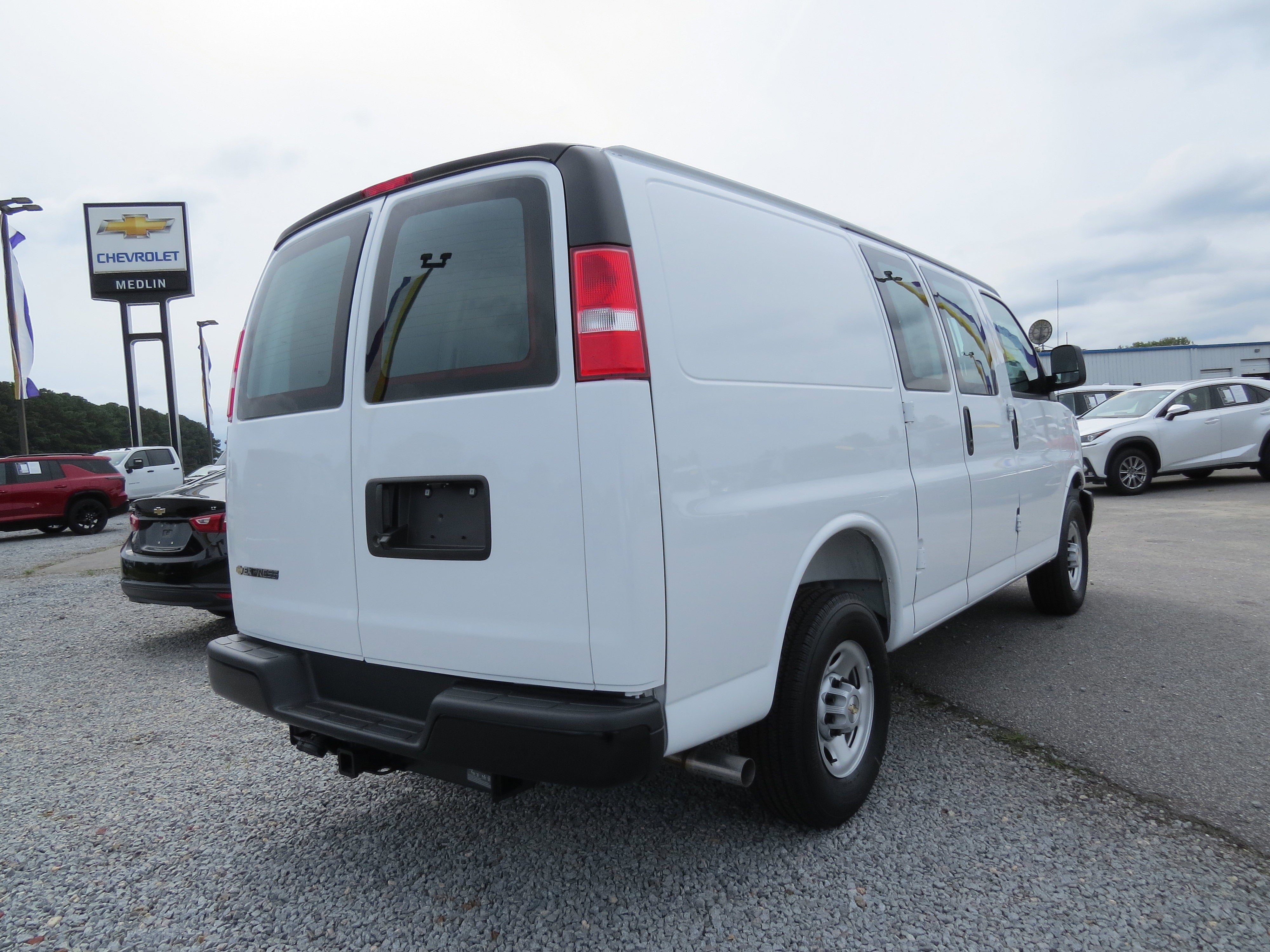 2025 Chevrolet Express Cargo 2500 WT