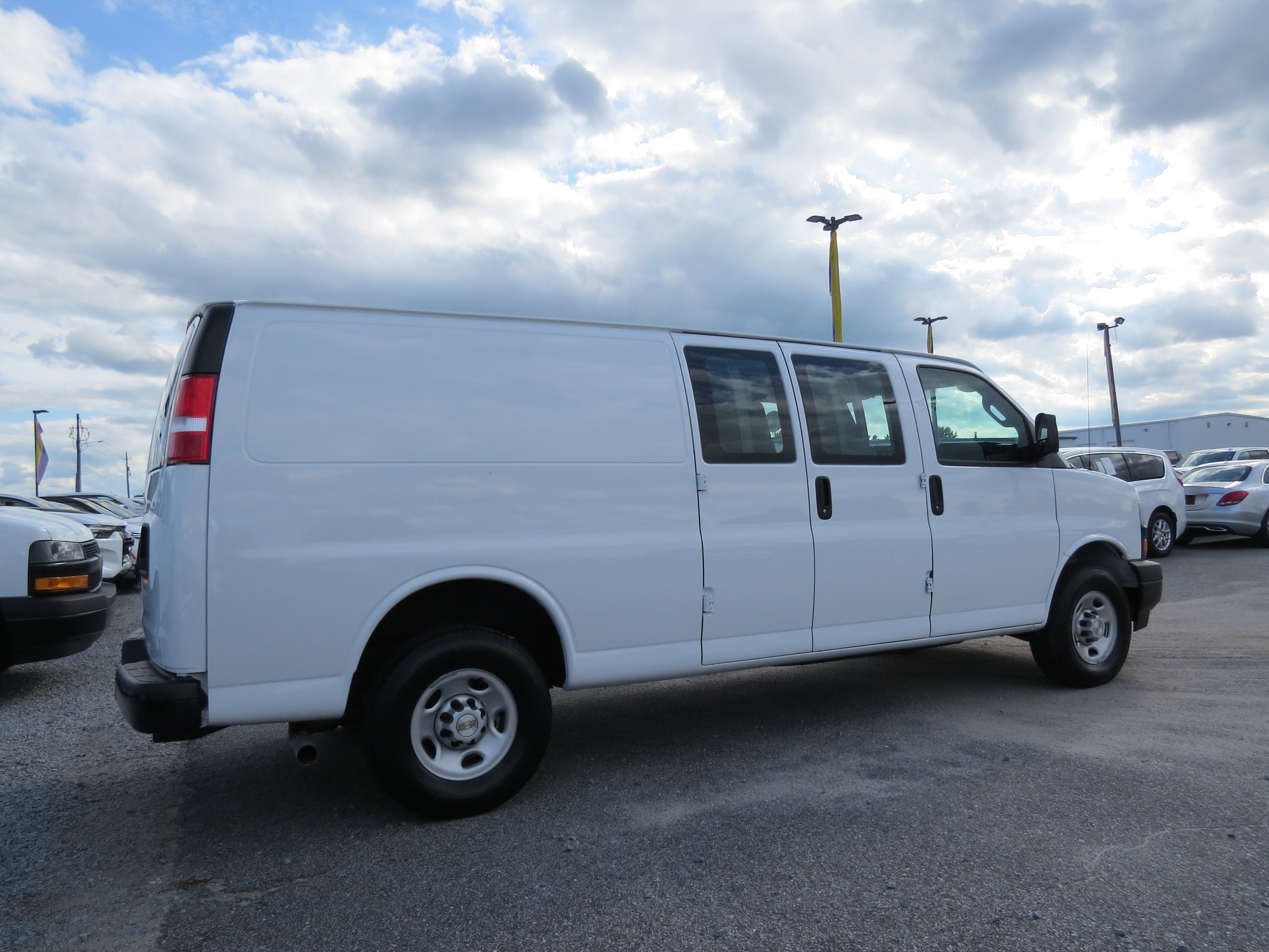 2024 Chevrolet Express Cargo 2500 WT