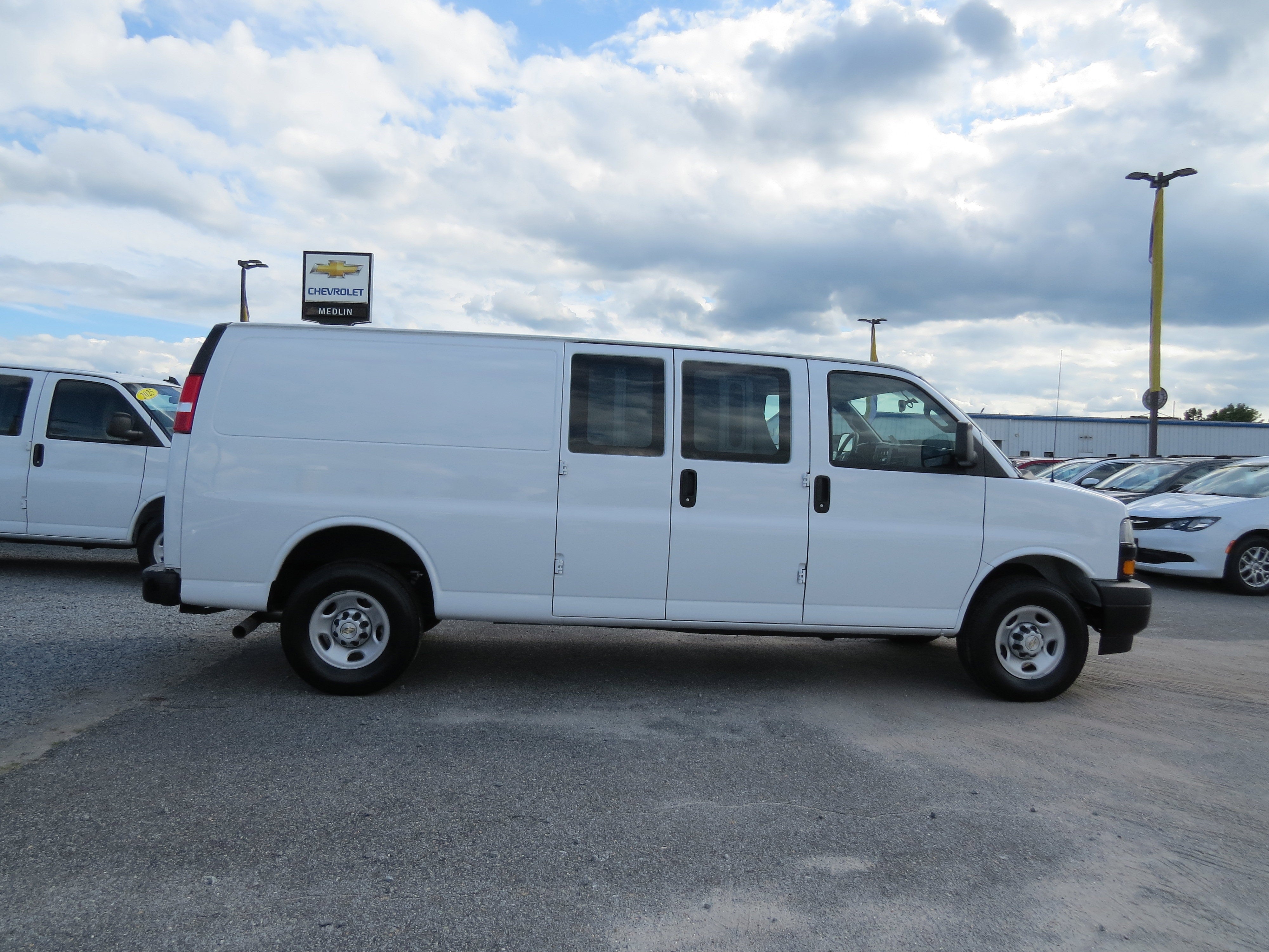 2024 Chevrolet Express Cargo 2500 WT