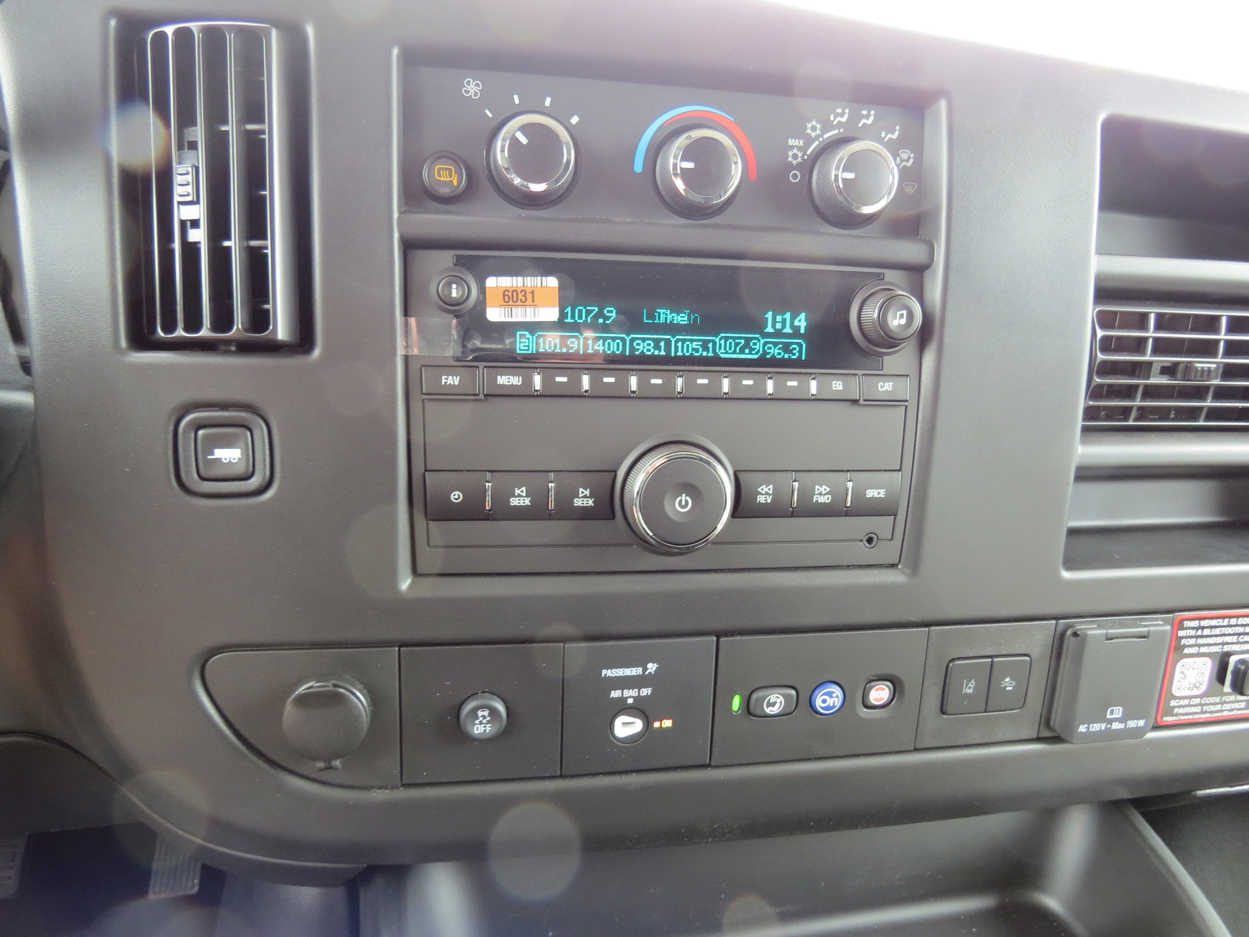 2025 GMC Savana Cargo 3500 Work Van