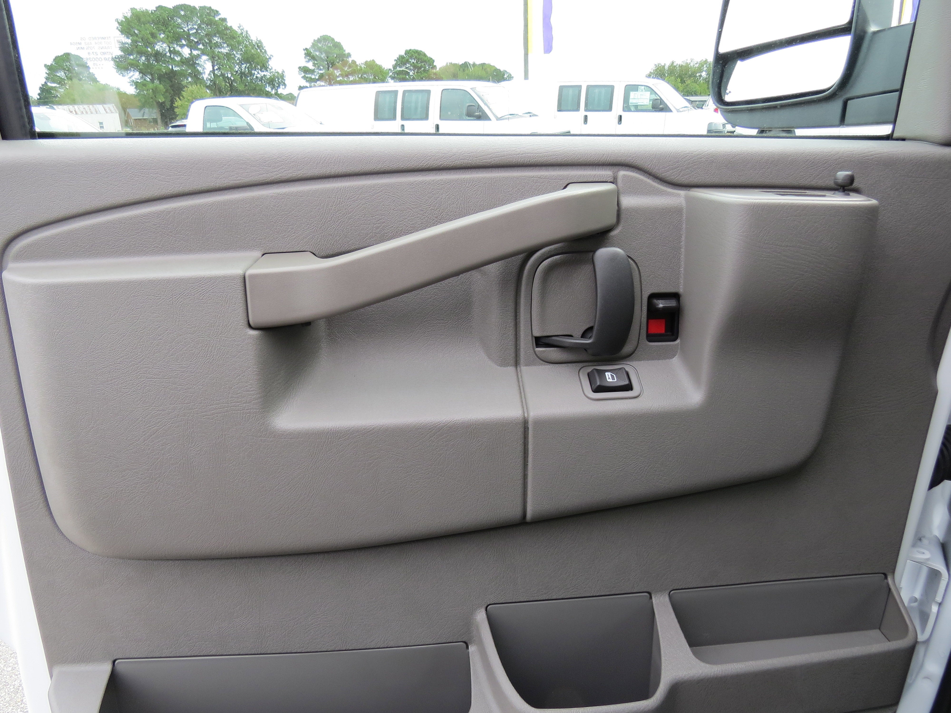 2025 GMC Savana Cargo 3500 Work Van