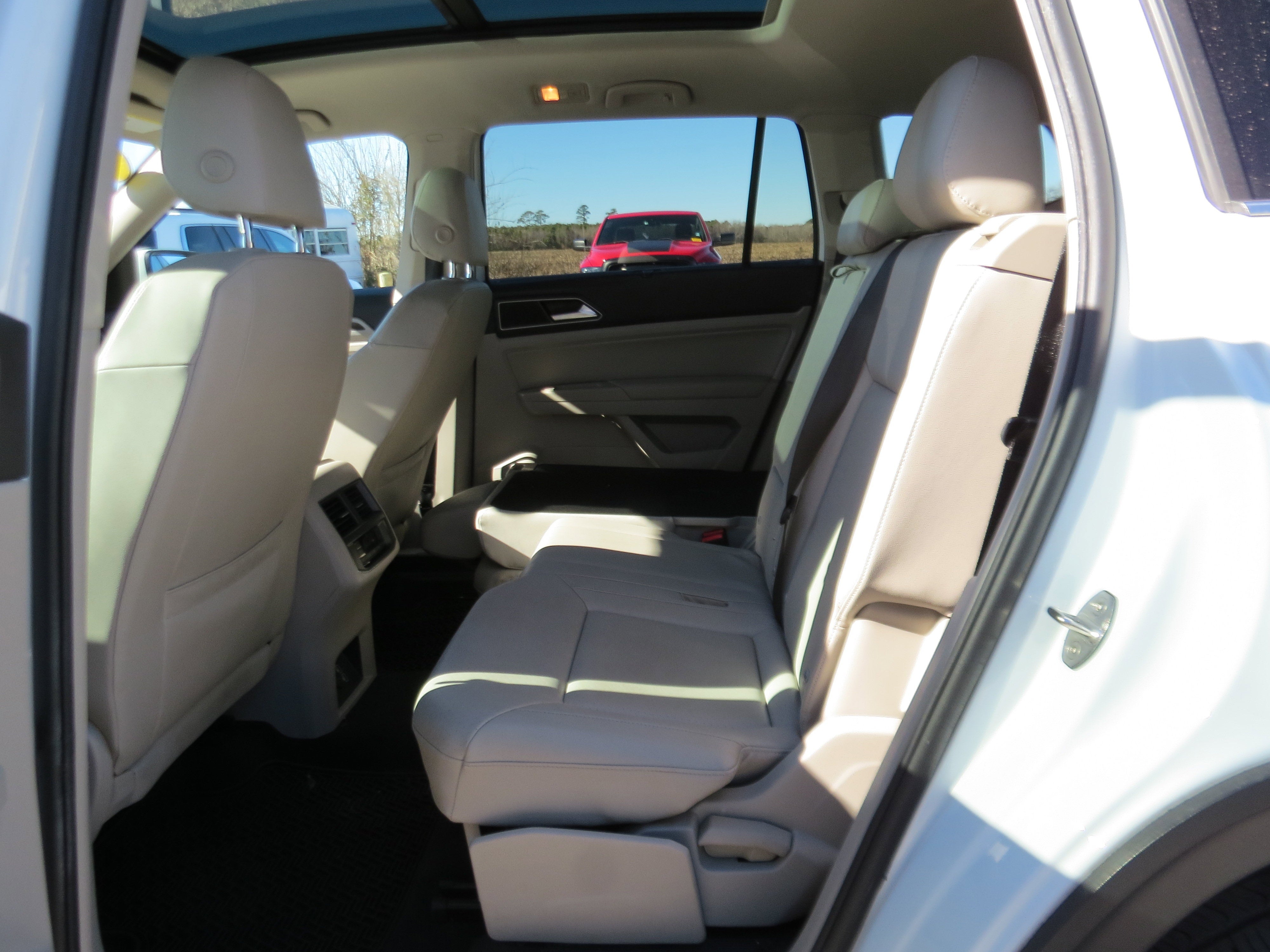 2019 Volkswagen Atlas 3.6L V6 SE w/Technology R-Line