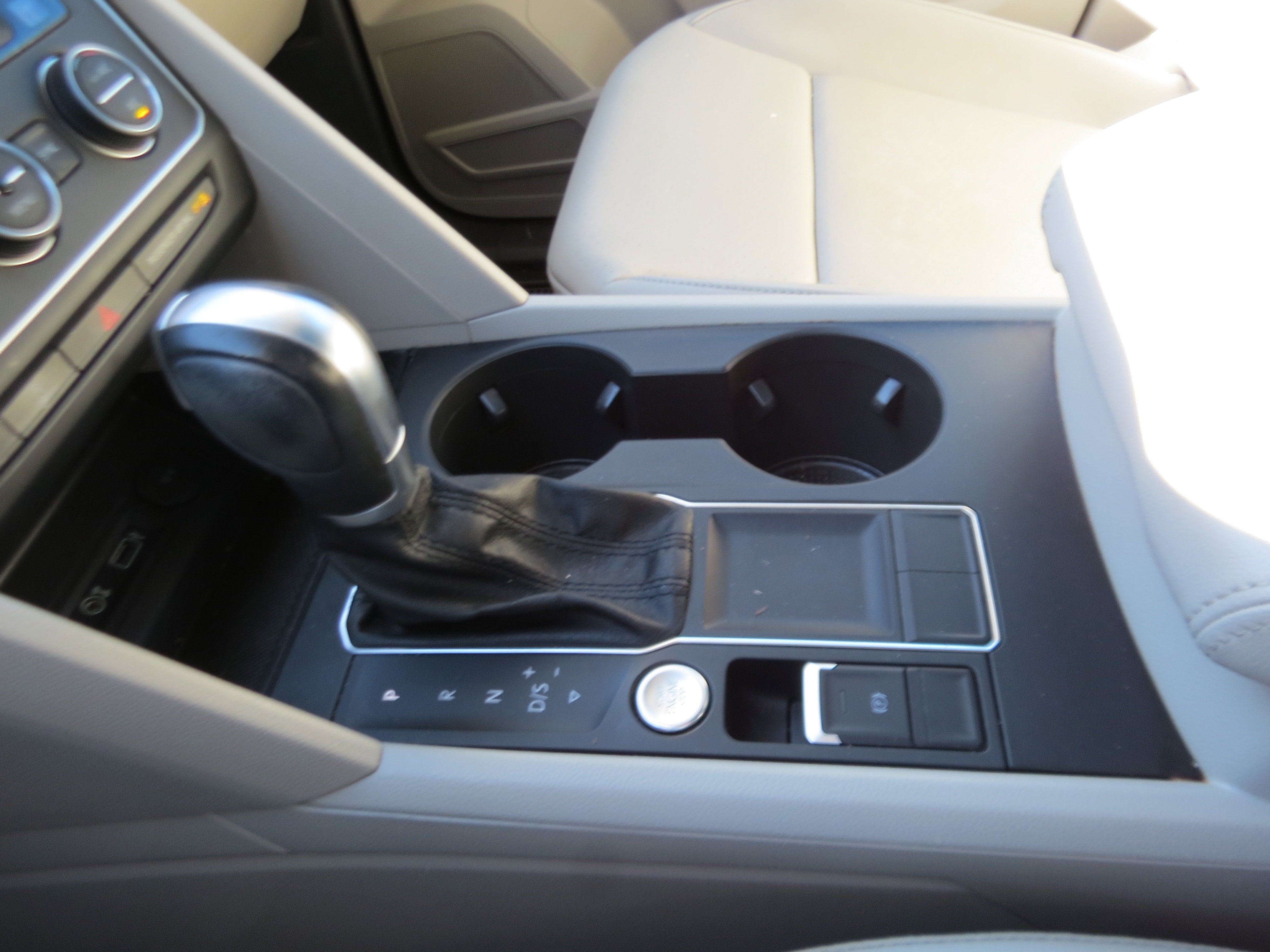 2019 Volkswagen Atlas 3.6L V6 SE w/Technology R-Line