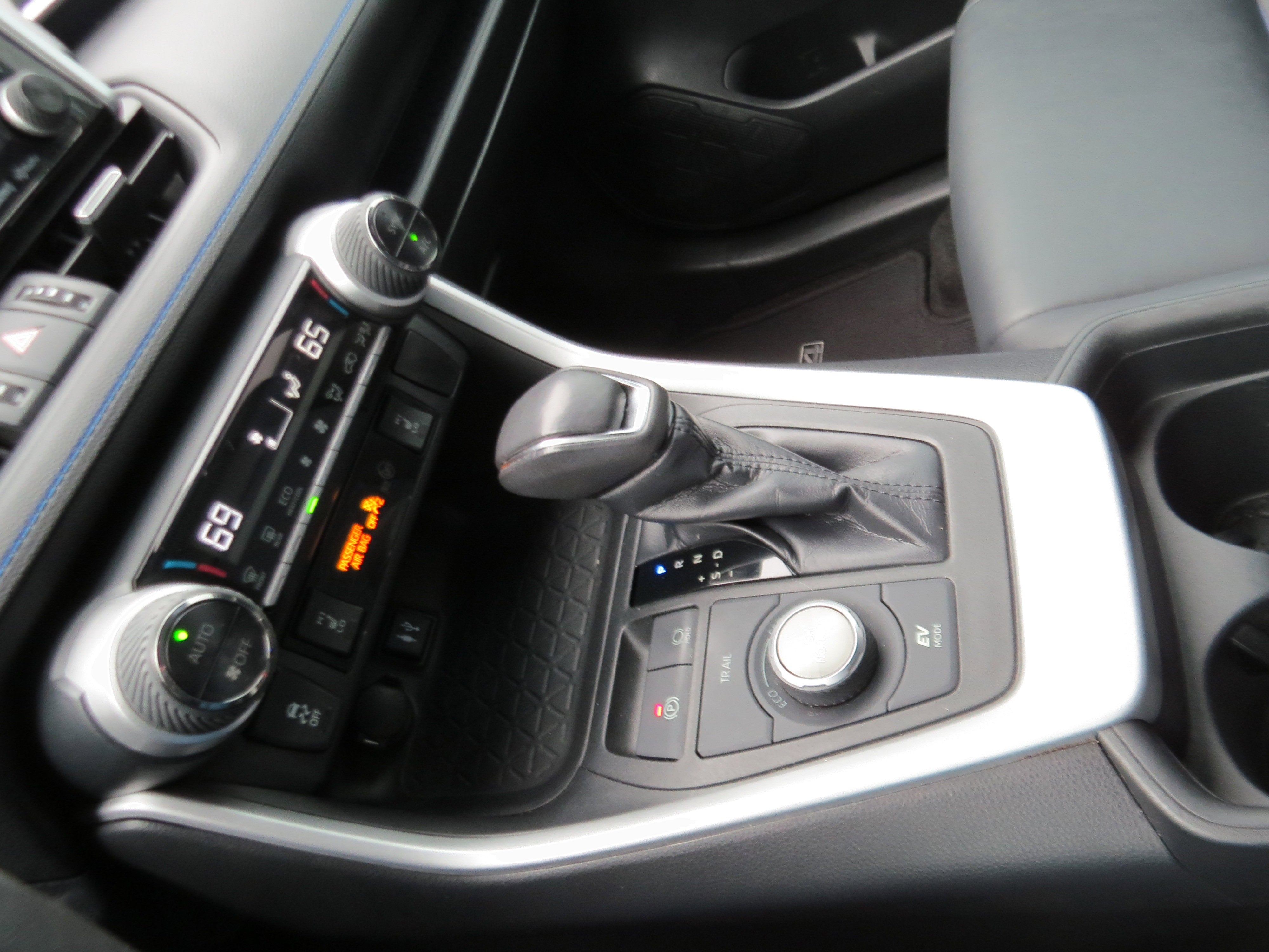 2019 Toyota RAV4 Hybrid XSE