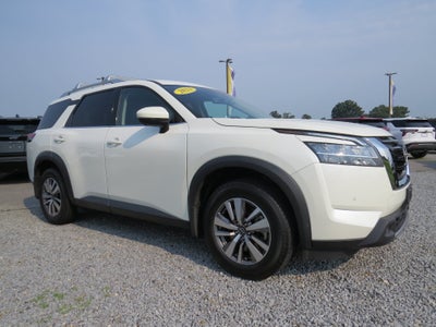 2023 Nissan Pathfinder SL