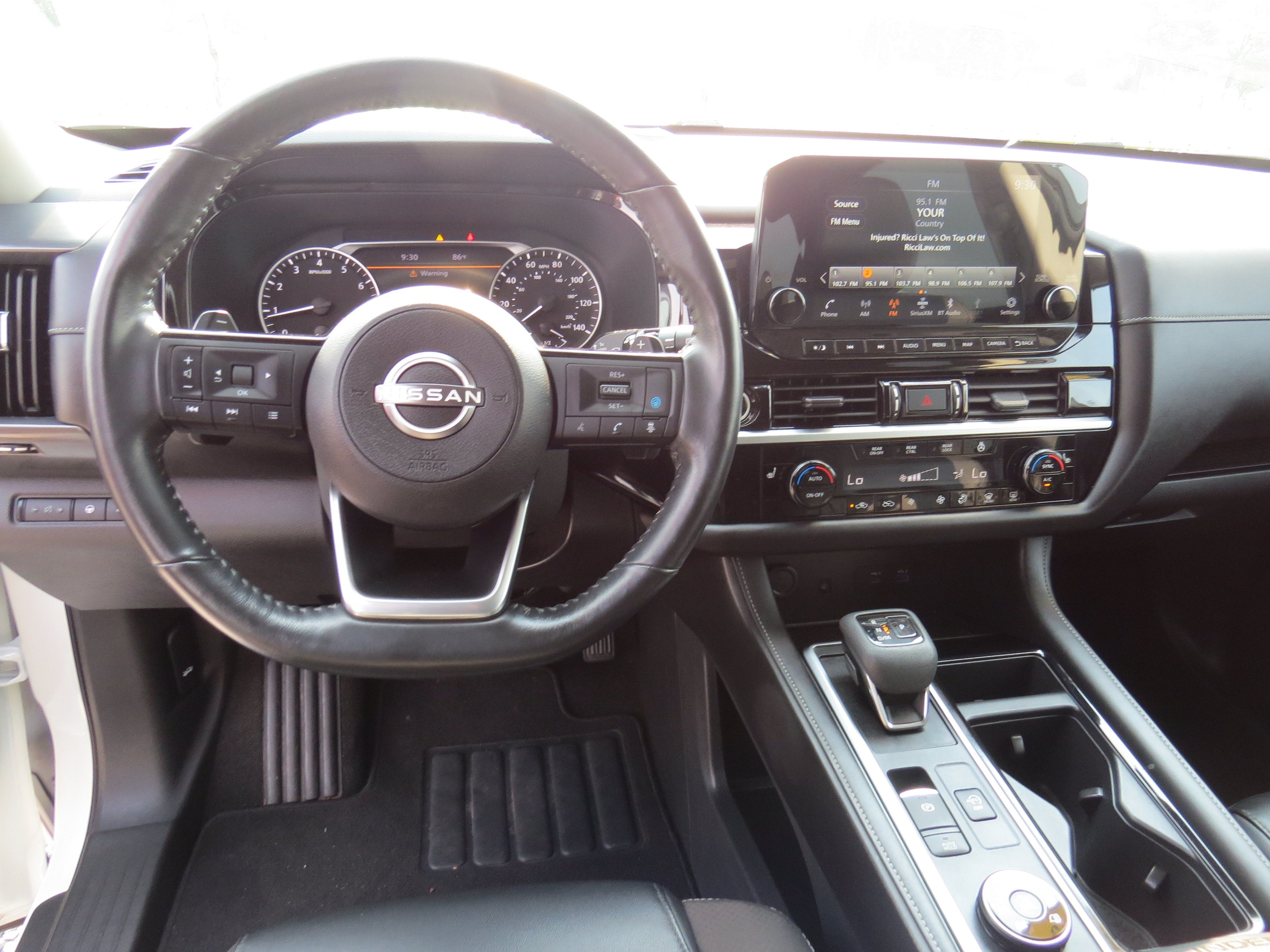 2023 Nissan Pathfinder SL