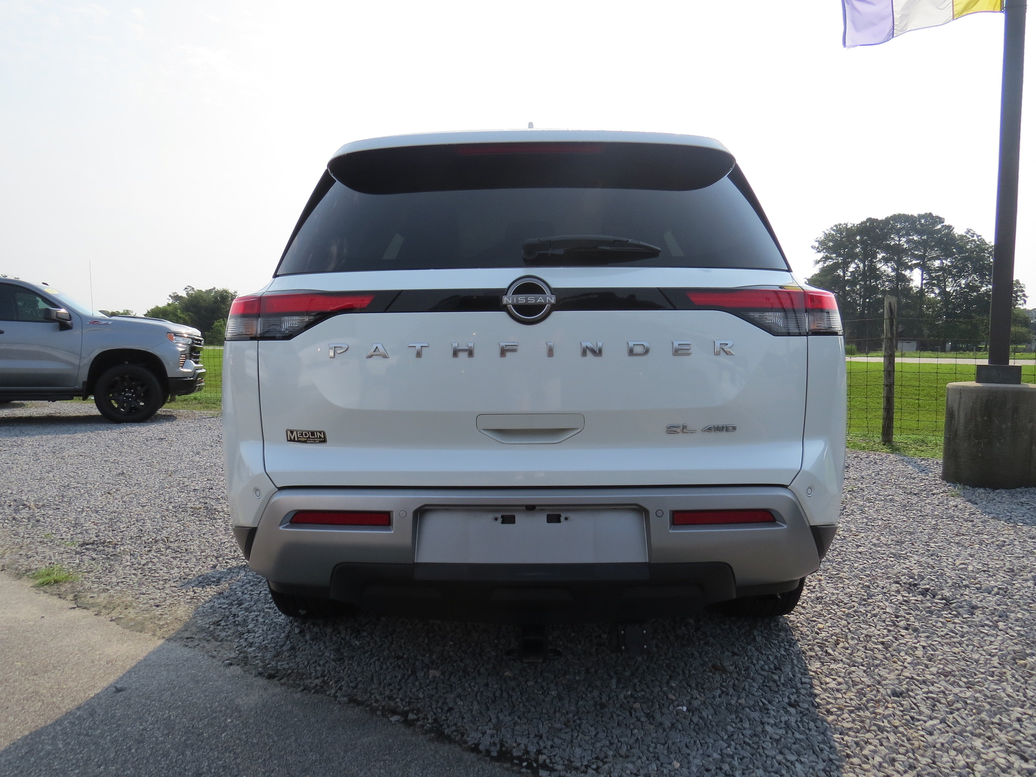 2023 Nissan Pathfinder SL