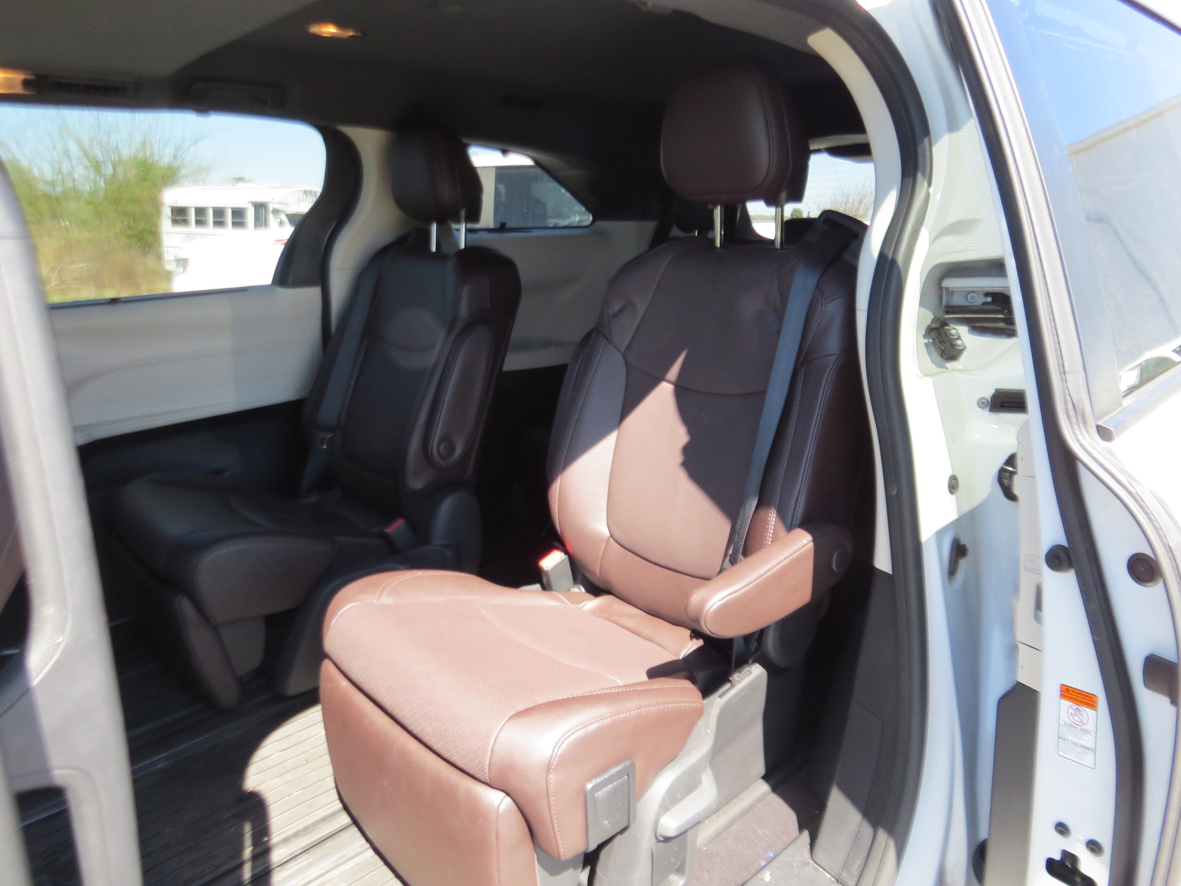 2024 Toyota Sienna Platinum