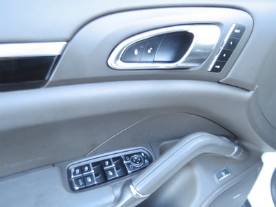 2017 Porsche Cayenne S E-Hybrid