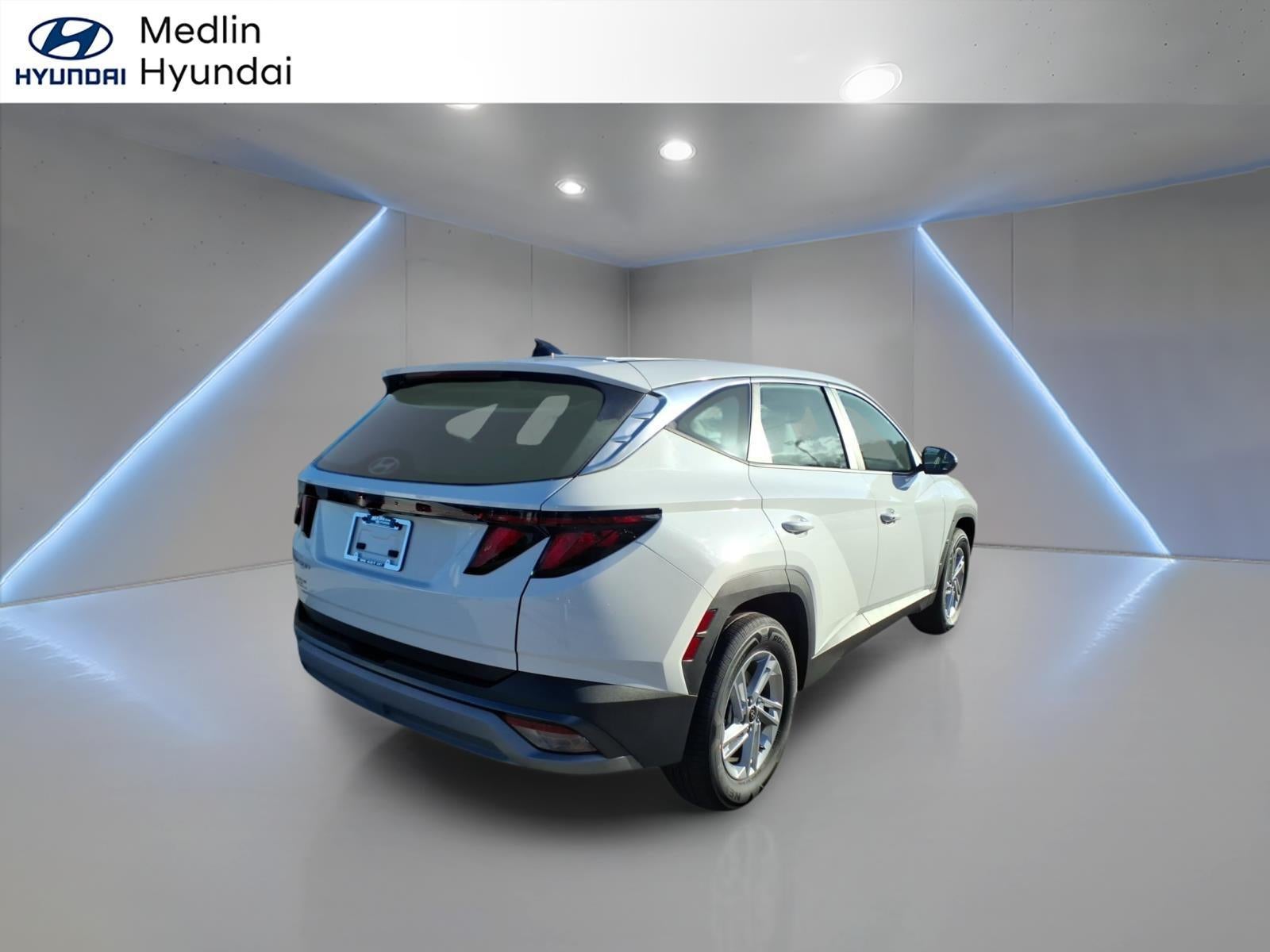 2026 Hyundai TUCSON SE