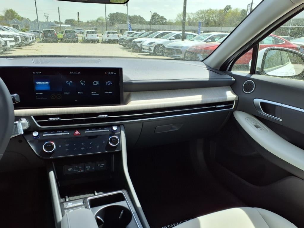 2025 Hyundai SONATA HYBRID SEL