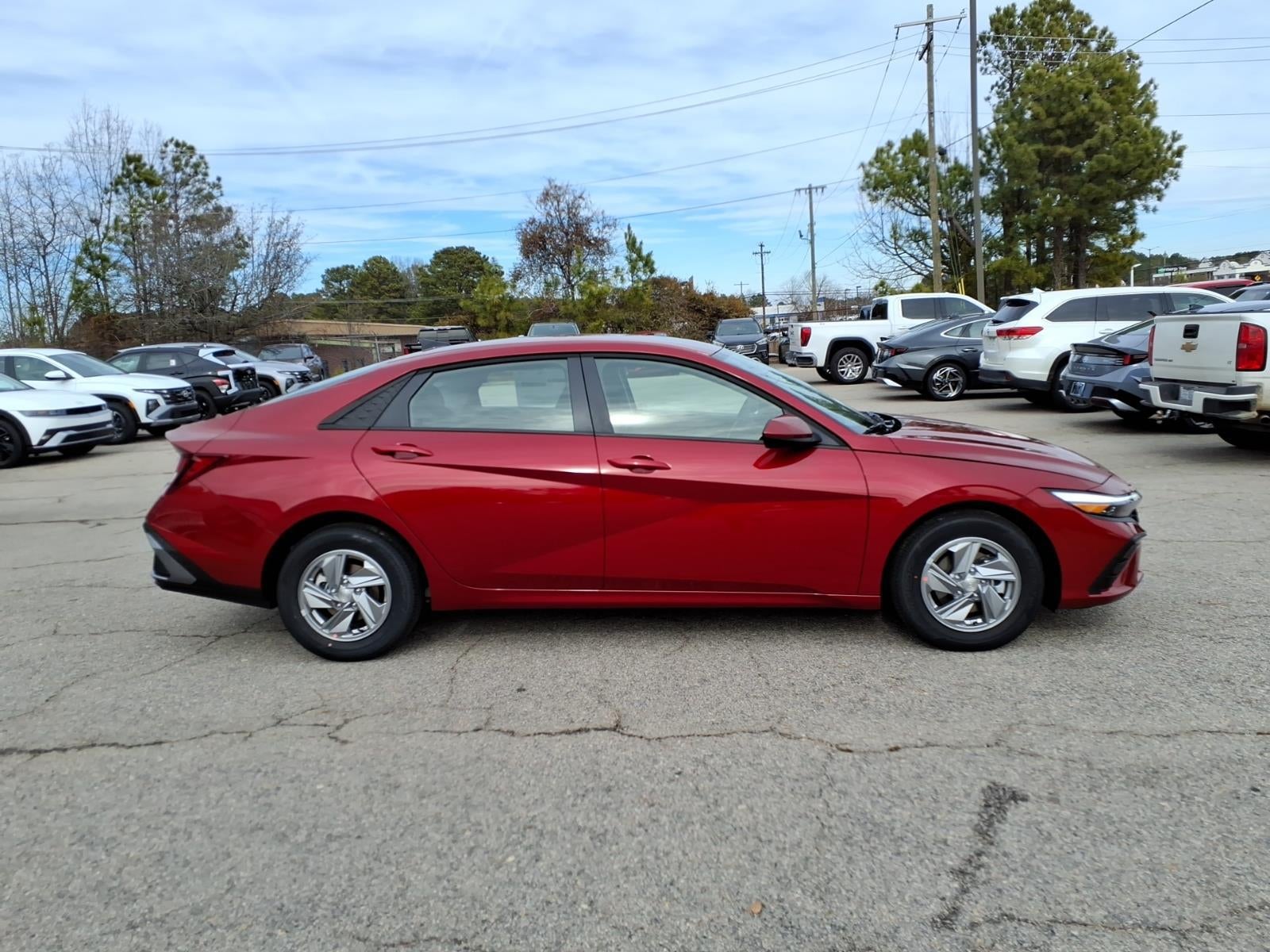 2026 Hyundai ELANTRA SE