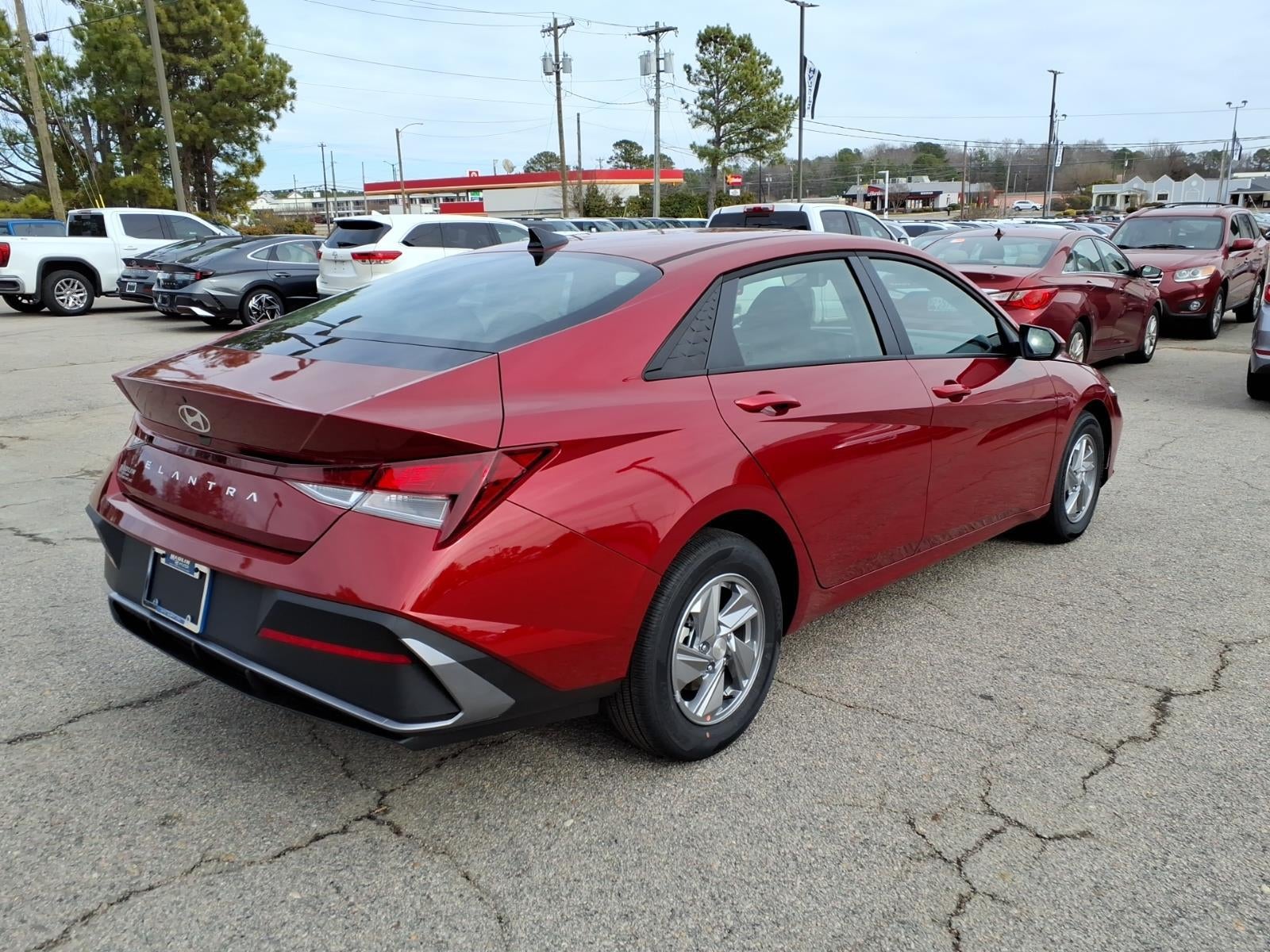 2026 Hyundai ELANTRA SE