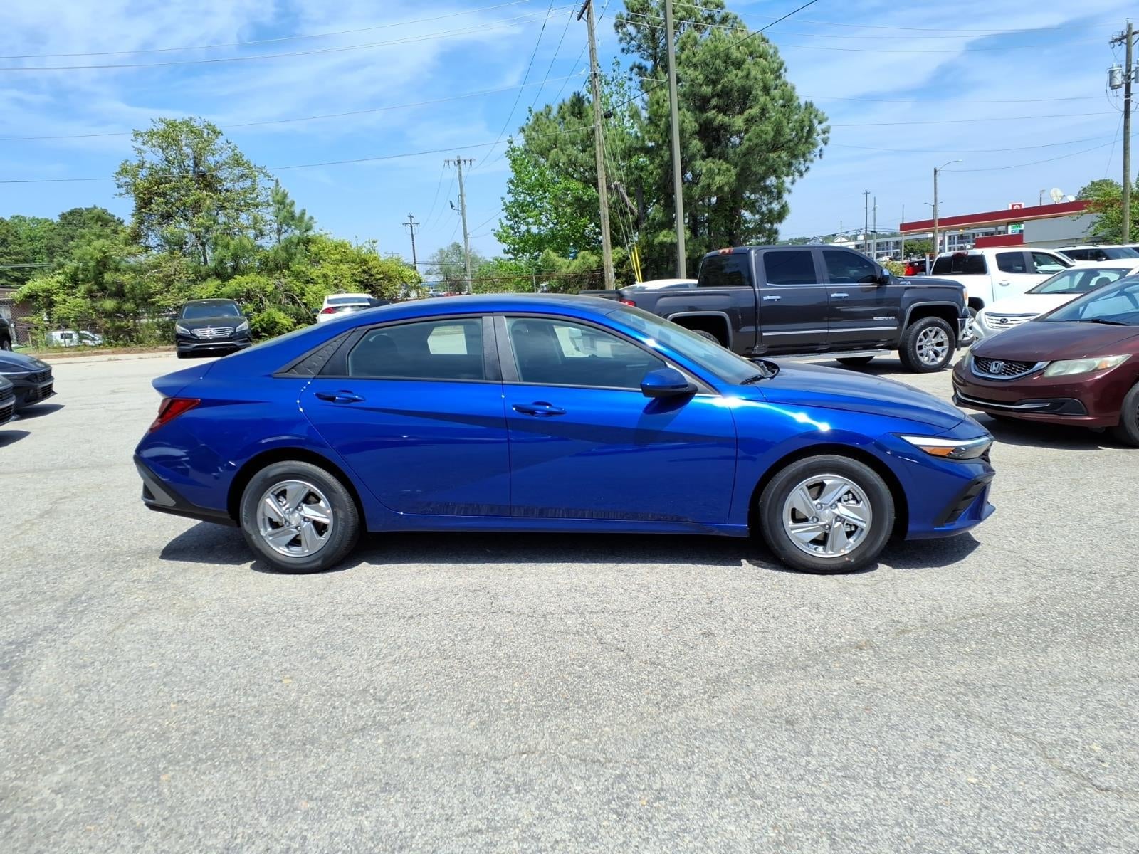 2026 Hyundai ELANTRA SE