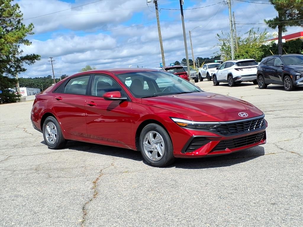2025 Hyundai ELANTRA SE