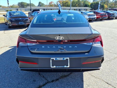 2026 Hyundai ELANTRA SE