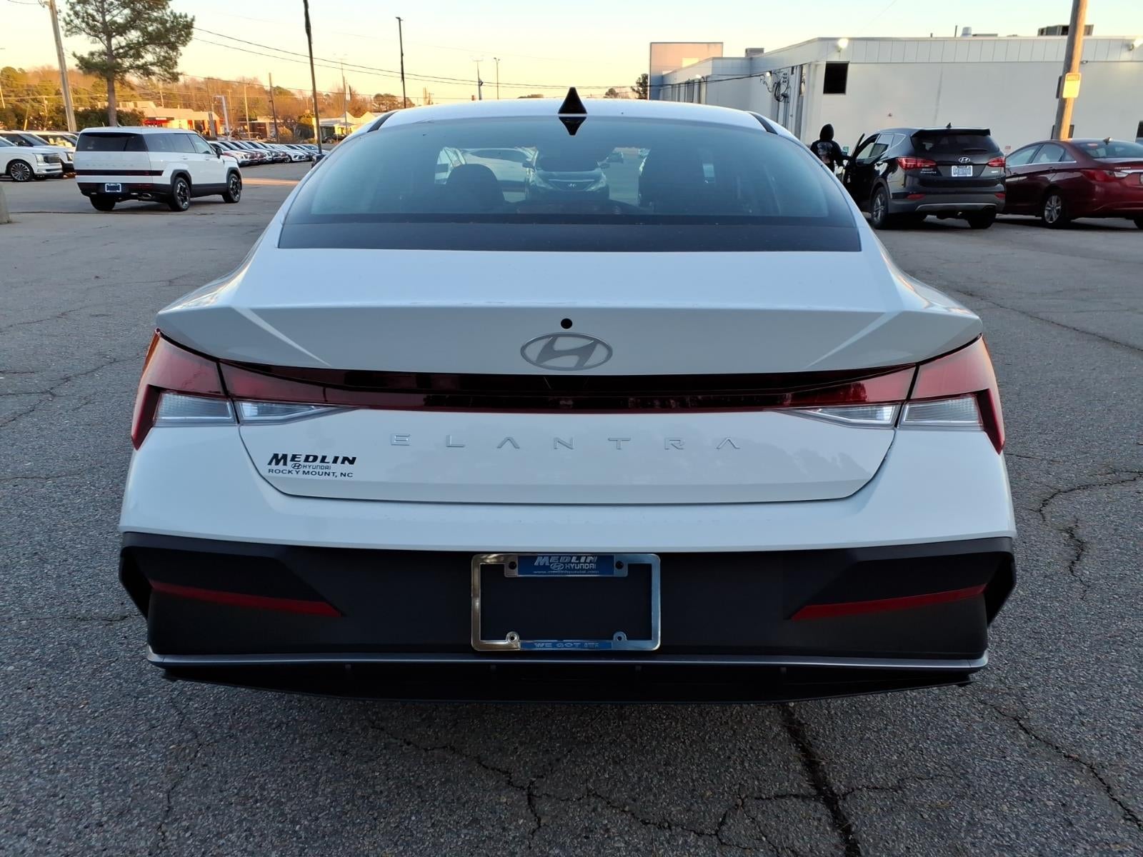 2026 Hyundai ELANTRA SE