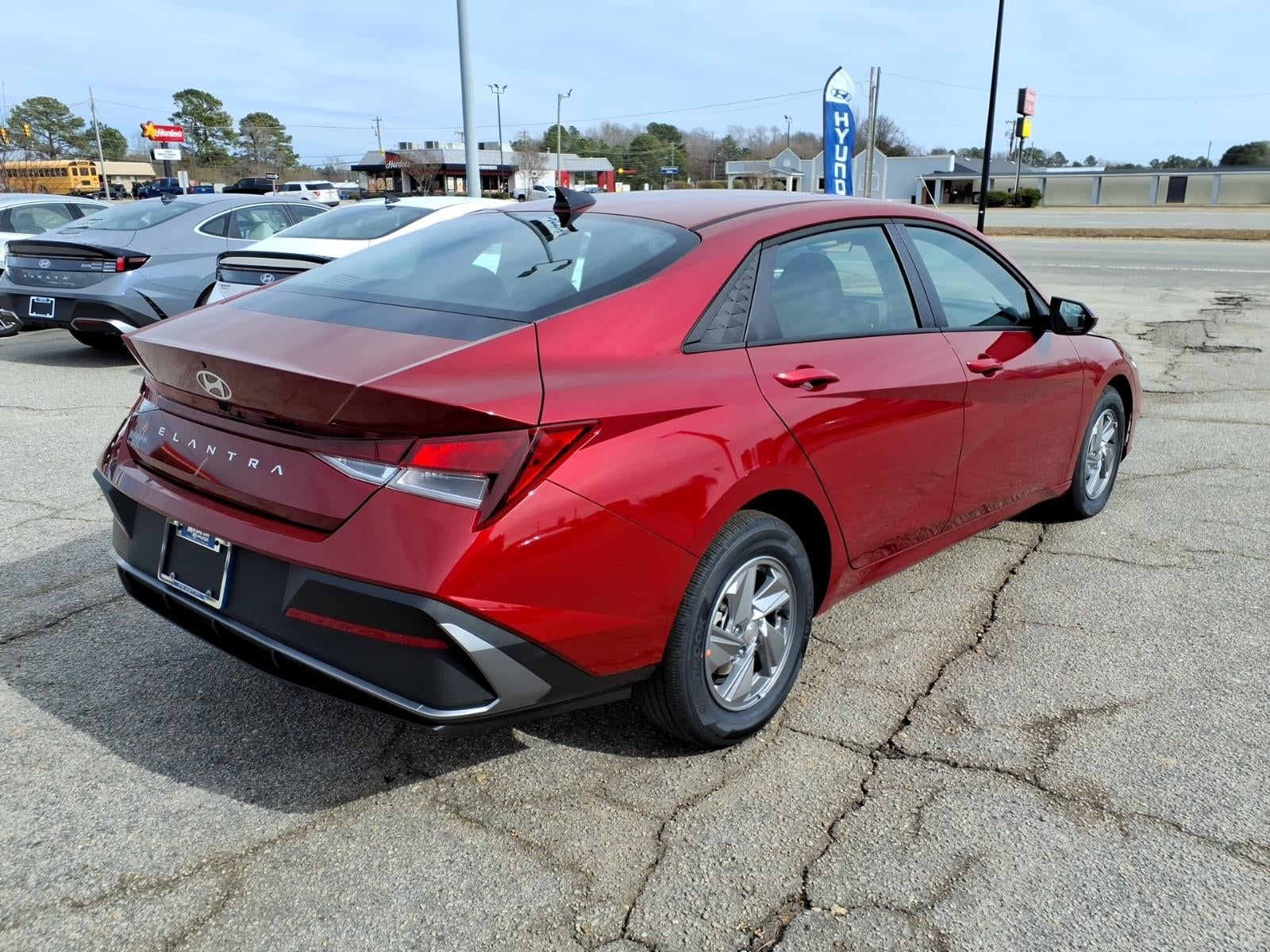 2026 Hyundai ELANTRA SE