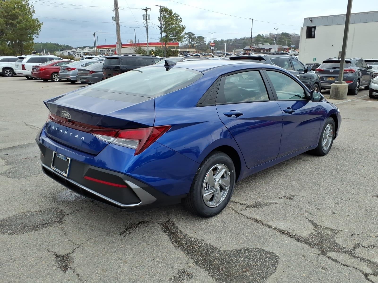 2026 Hyundai ELANTRA SE