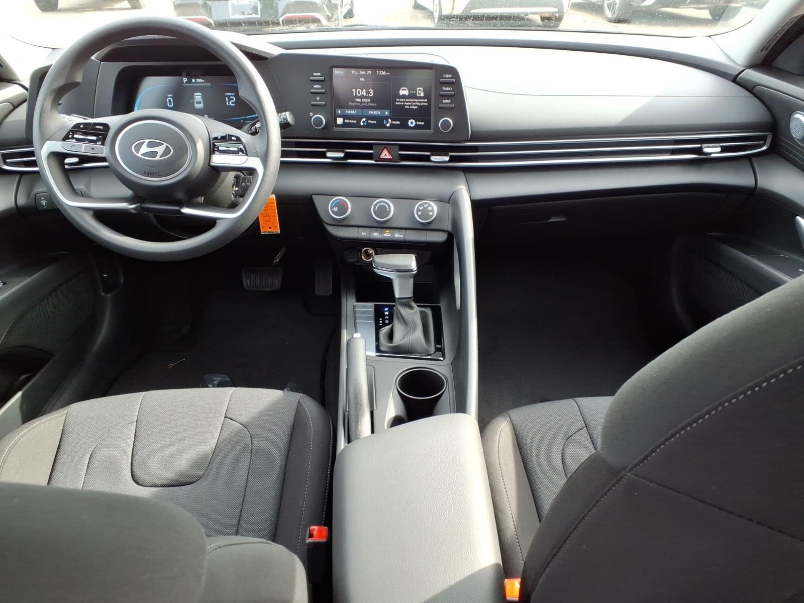 2026 Hyundai ELANTRA SE