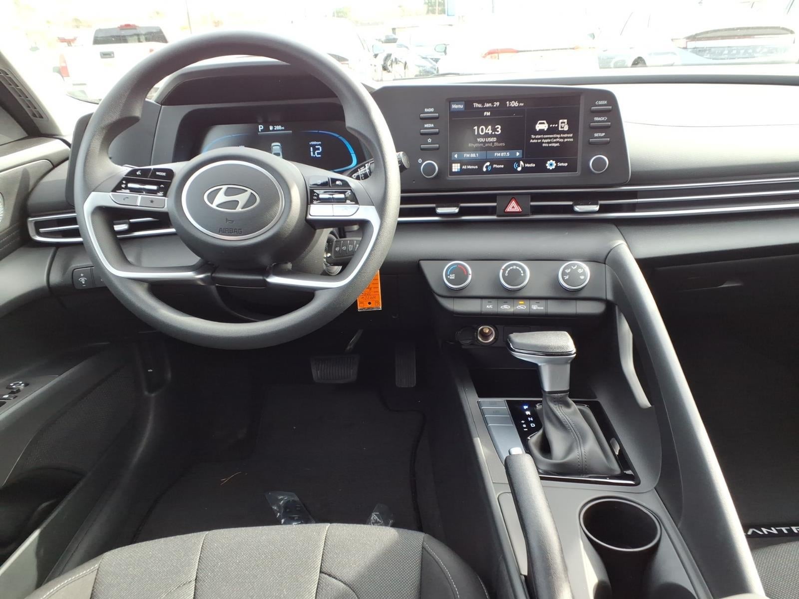 2026 Hyundai ELANTRA SE