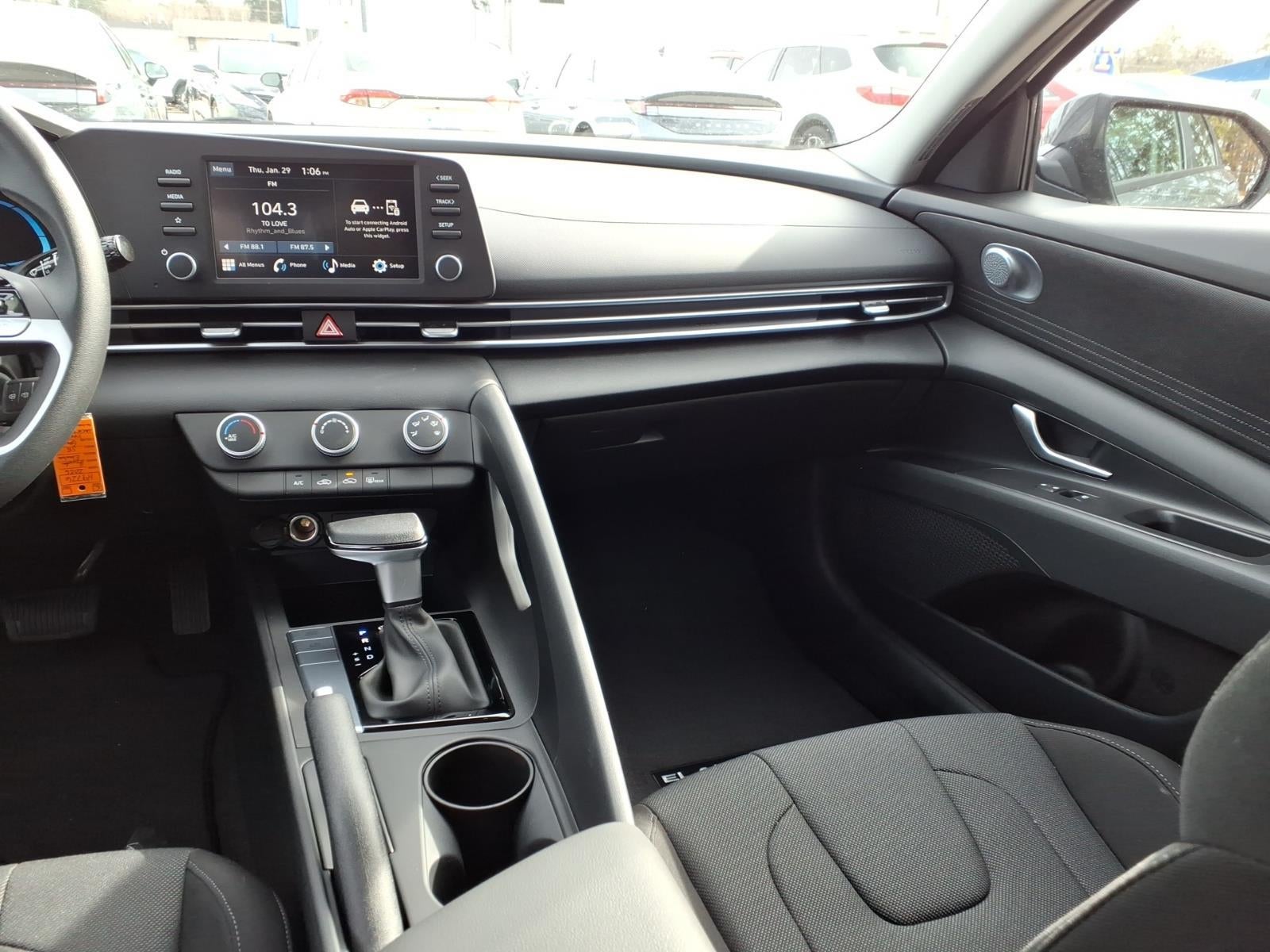 2026 Hyundai ELANTRA SE