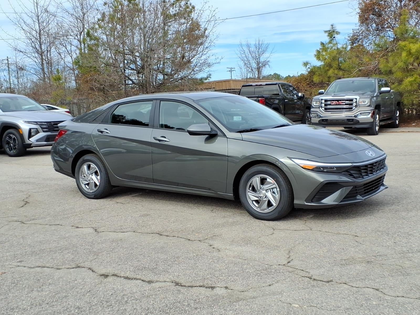 2026 Hyundai ELANTRA SE