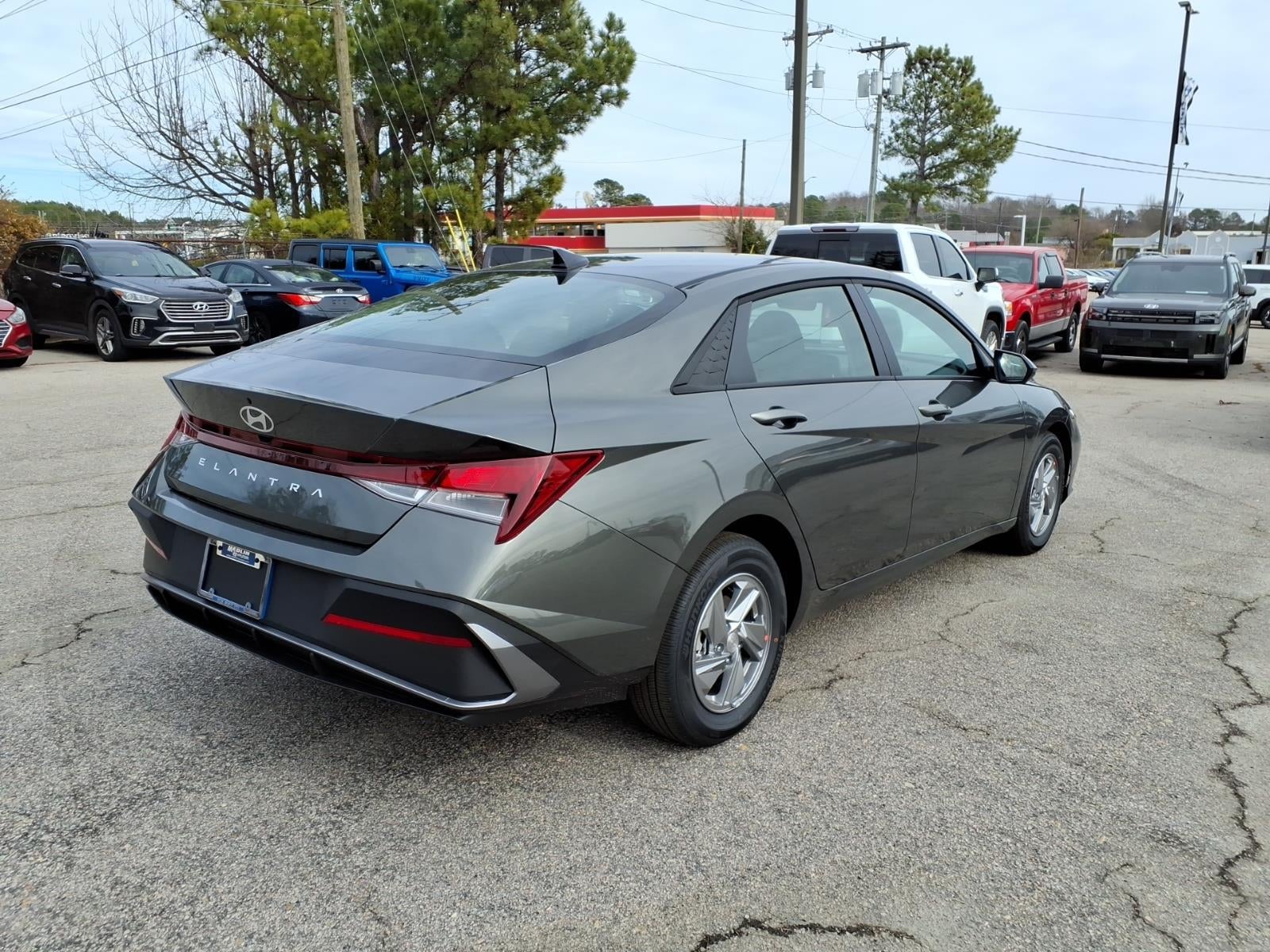 2026 Hyundai ELANTRA SE