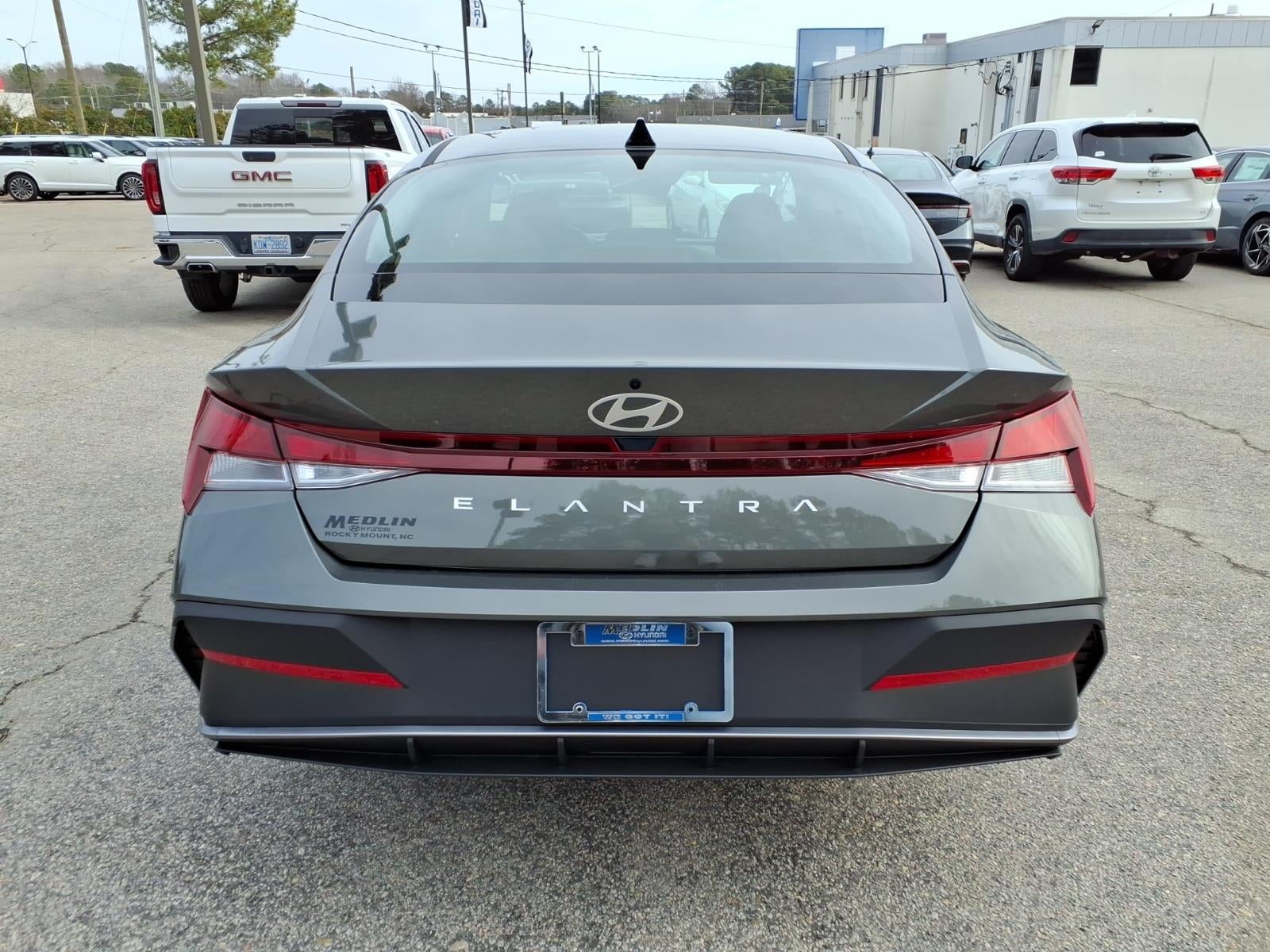 2026 Hyundai ELANTRA SE