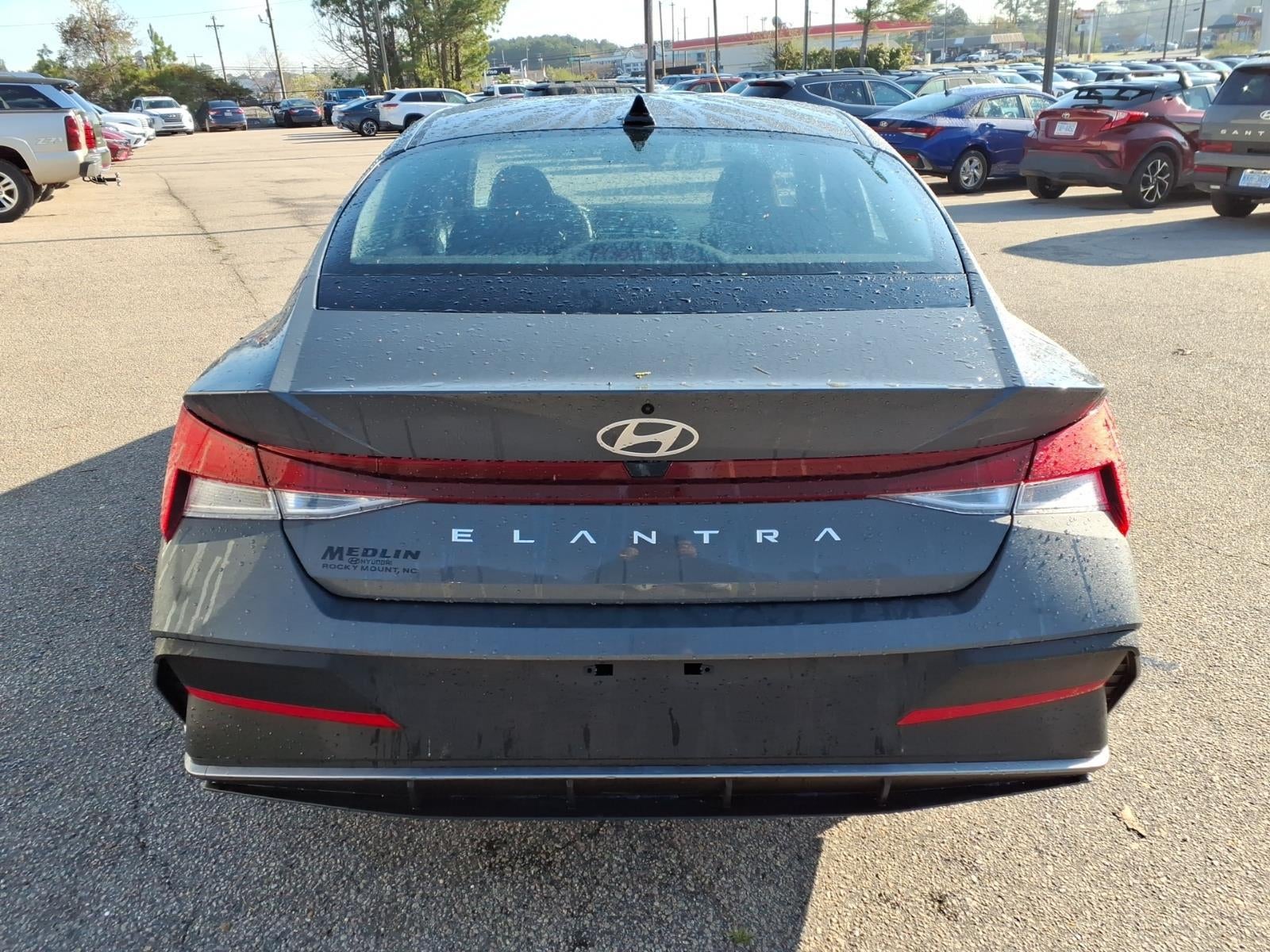 2026 Hyundai ELANTRA SE