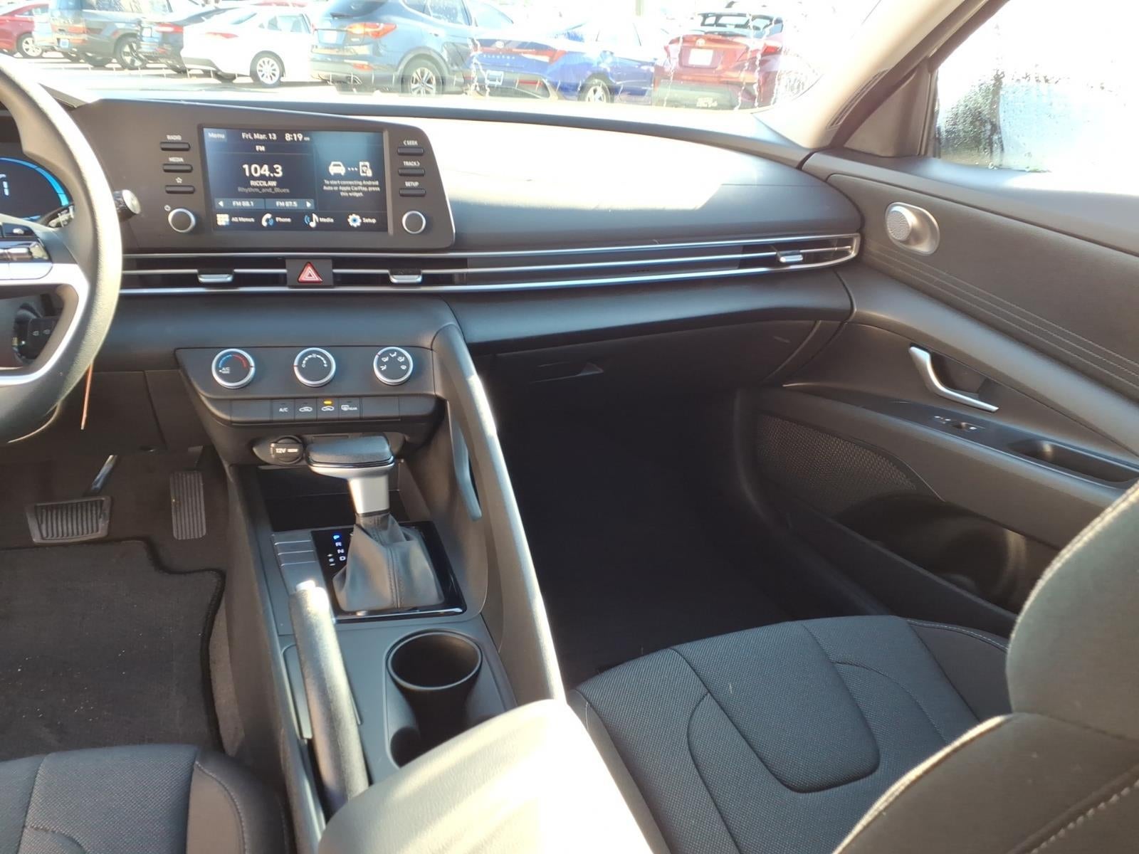 2026 Hyundai ELANTRA SE