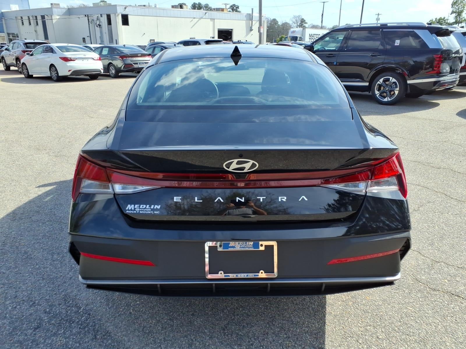 2026 Hyundai ELANTRA SE