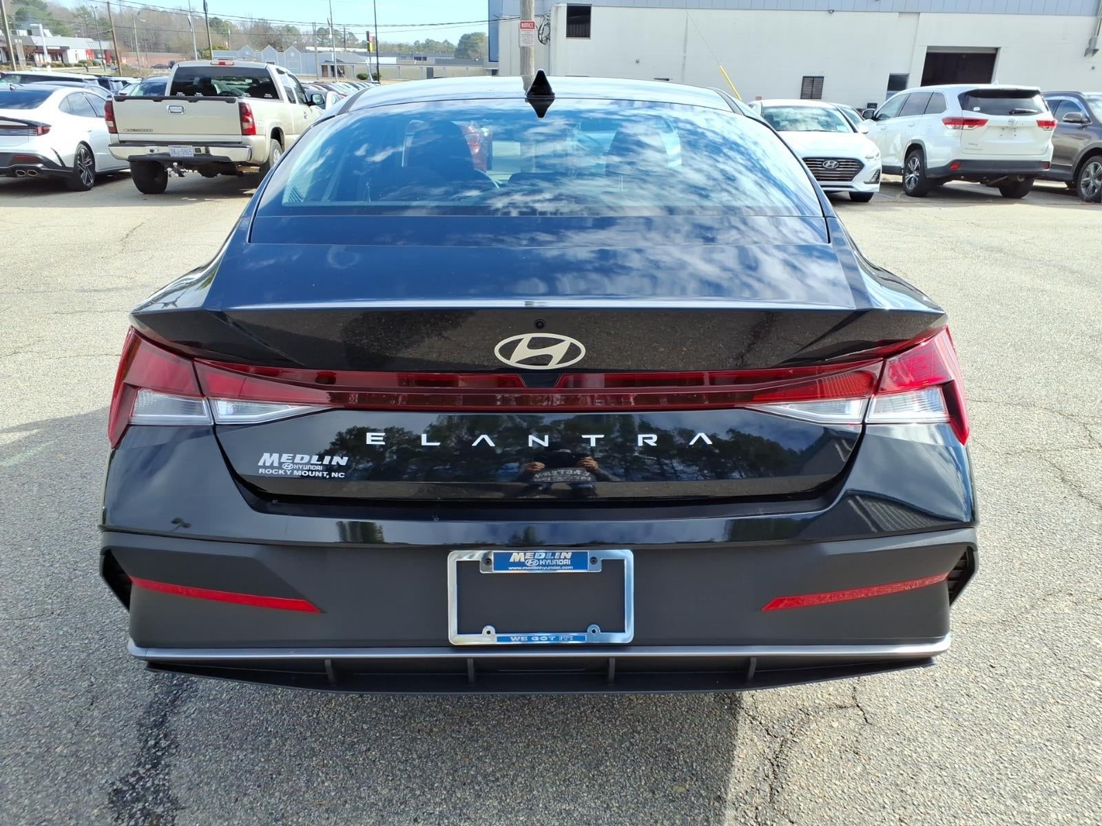2026 Hyundai ELANTRA SE