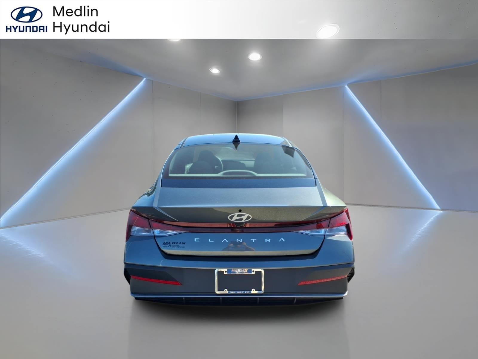 2026 Hyundai ELANTRA SE