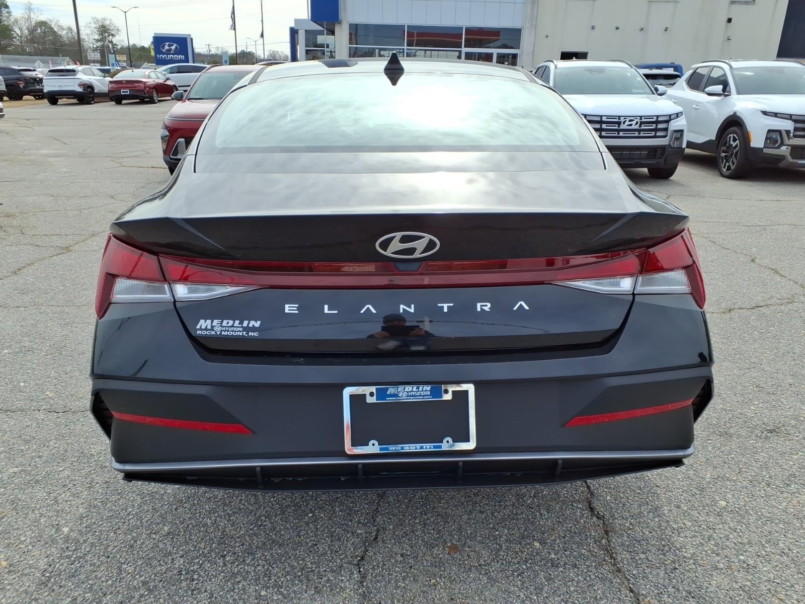 2026 Hyundai ELANTRA SE