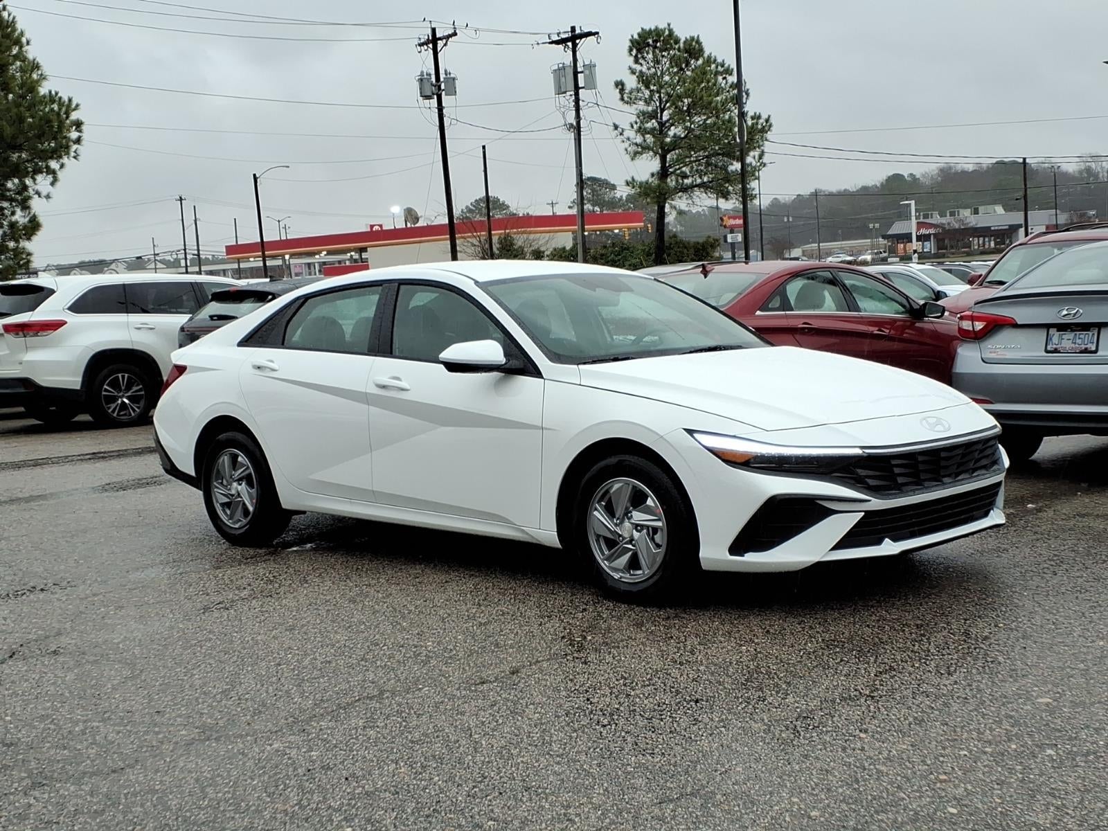 2026 Hyundai ELANTRA SE