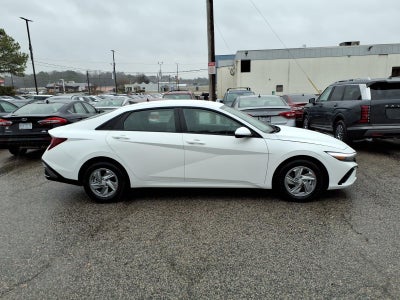2026 Hyundai ELANTRA SE