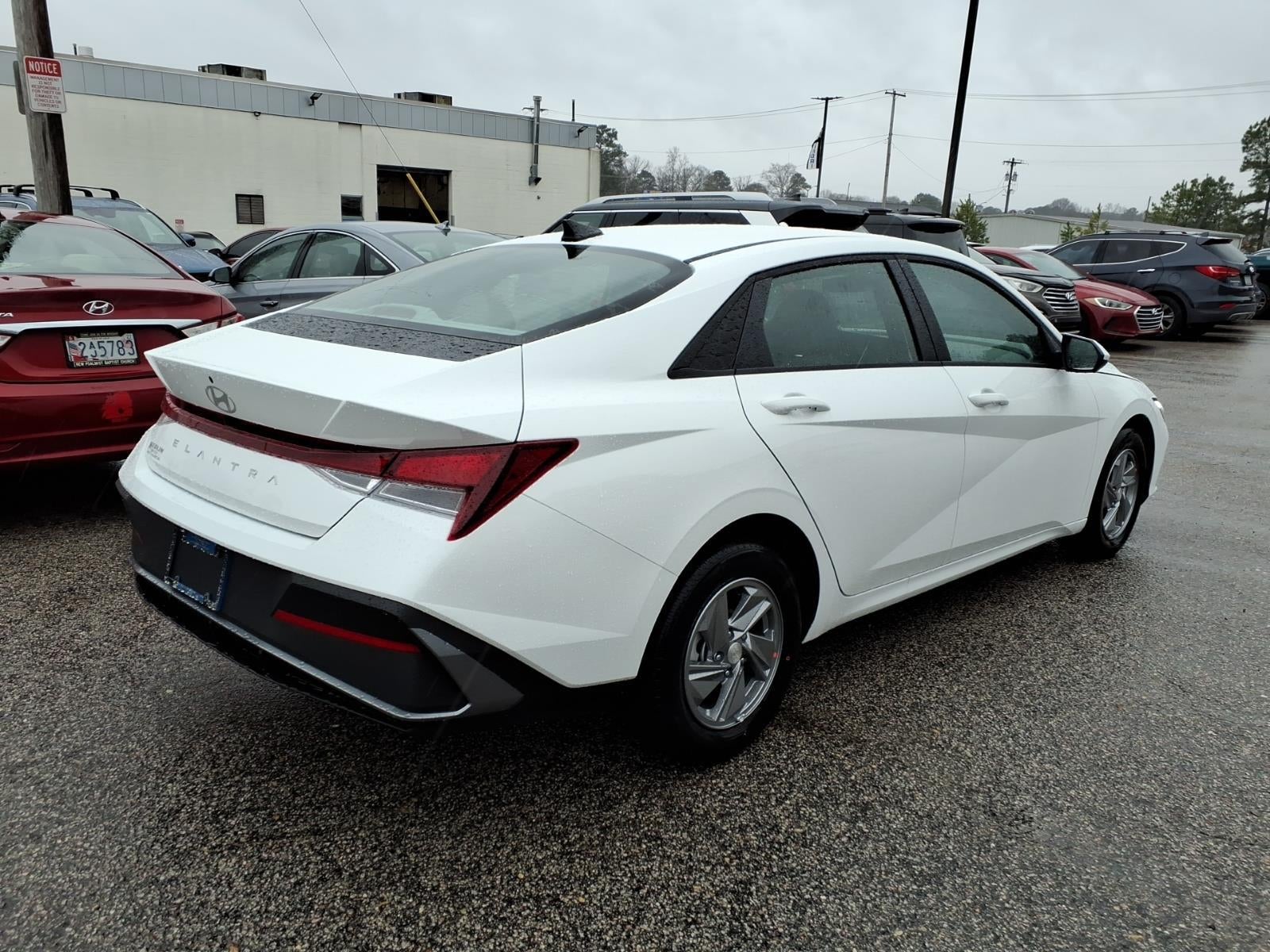 2026 Hyundai ELANTRA SE