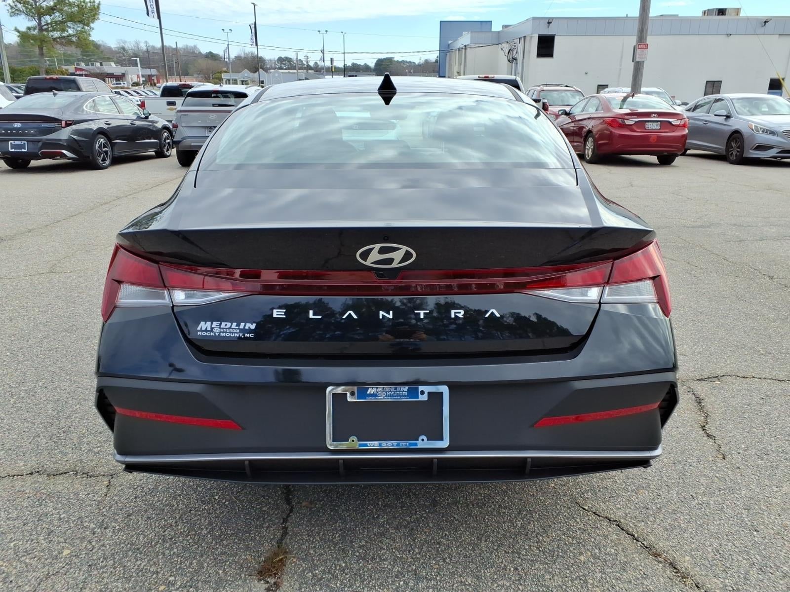 2026 Hyundai ELANTRA SE