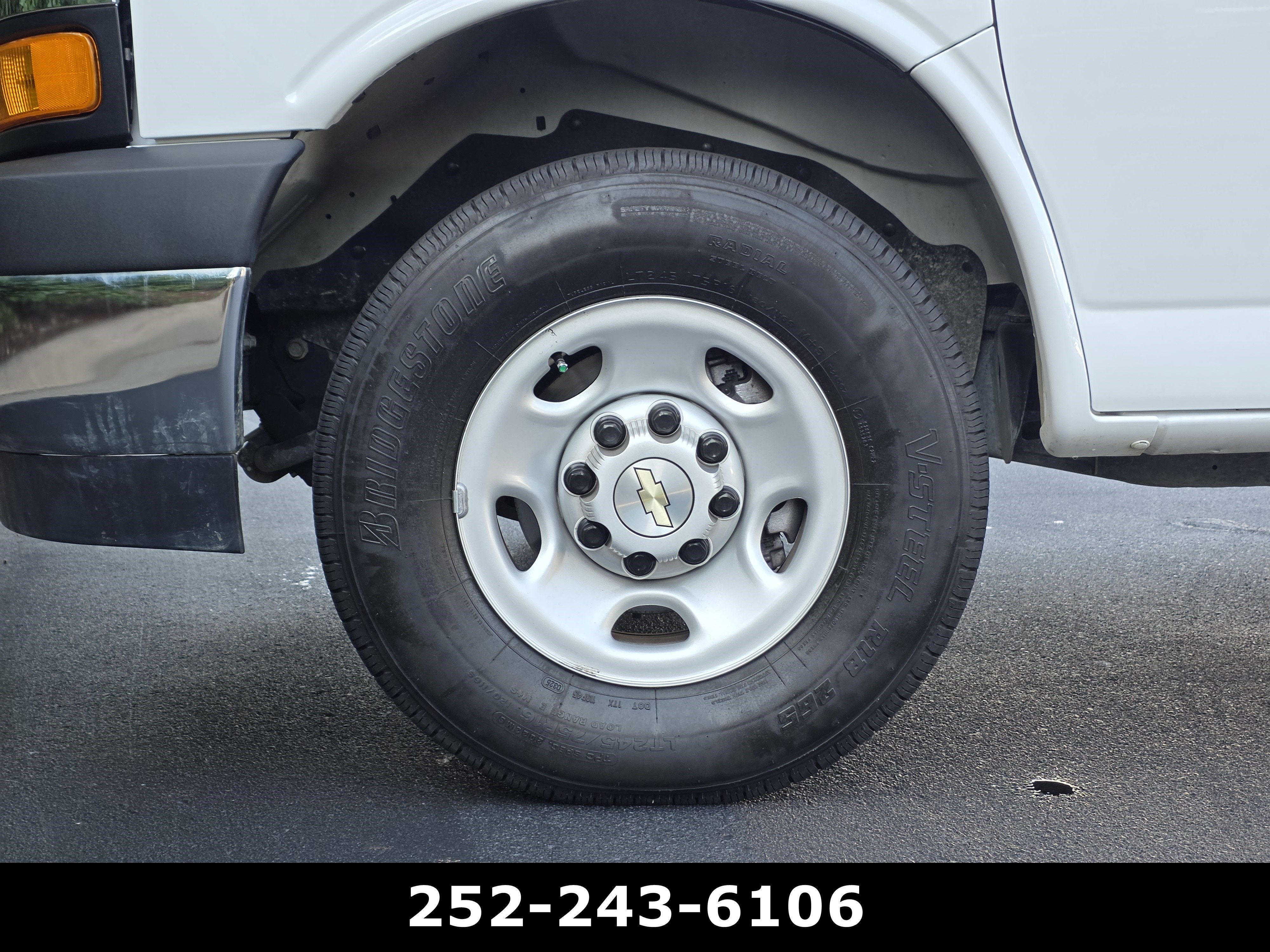 2025 Chevrolet Express Cargo WT