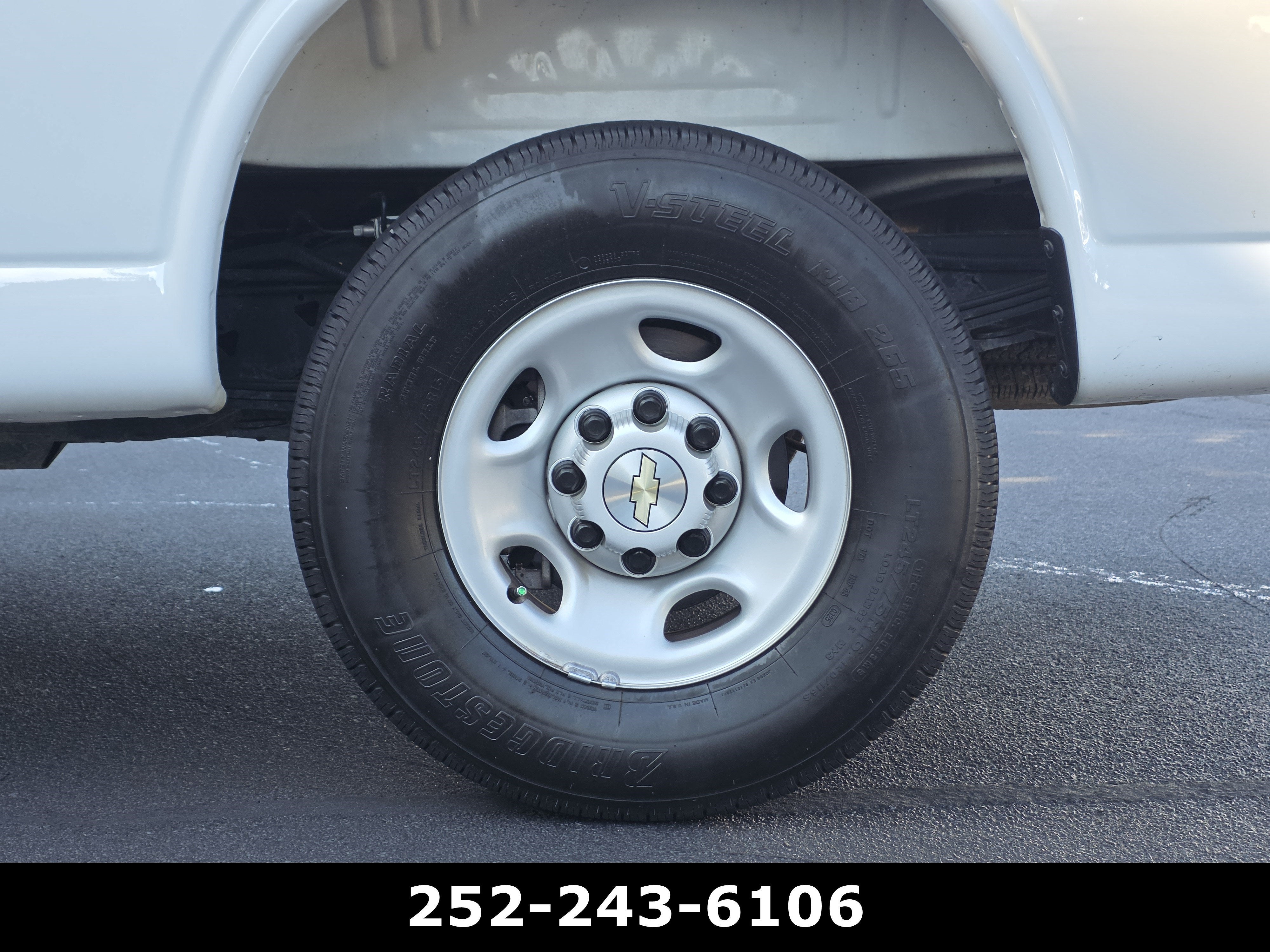 2025 Chevrolet Express Cargo WT