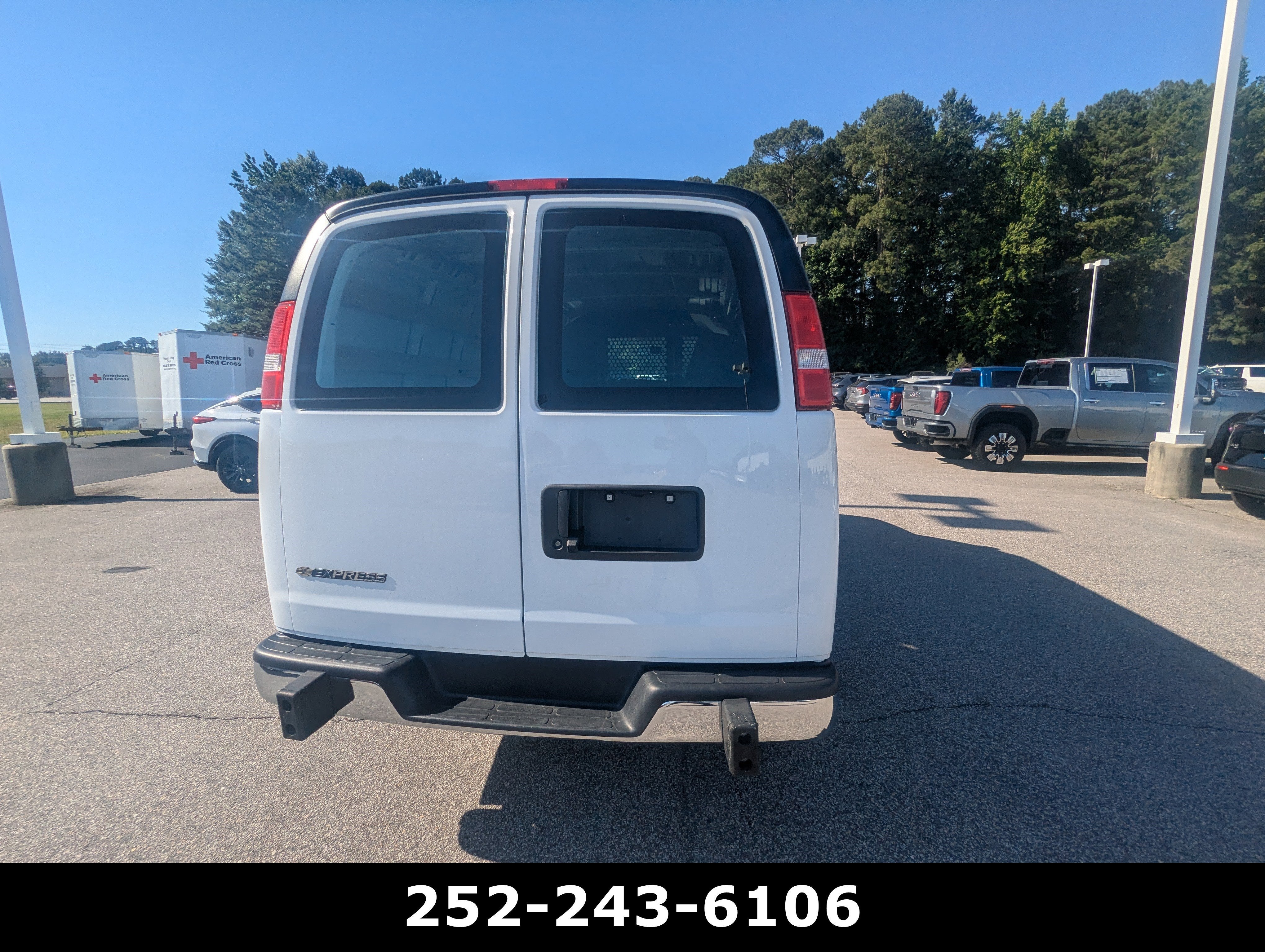 2025 Chevrolet Express Cargo WT