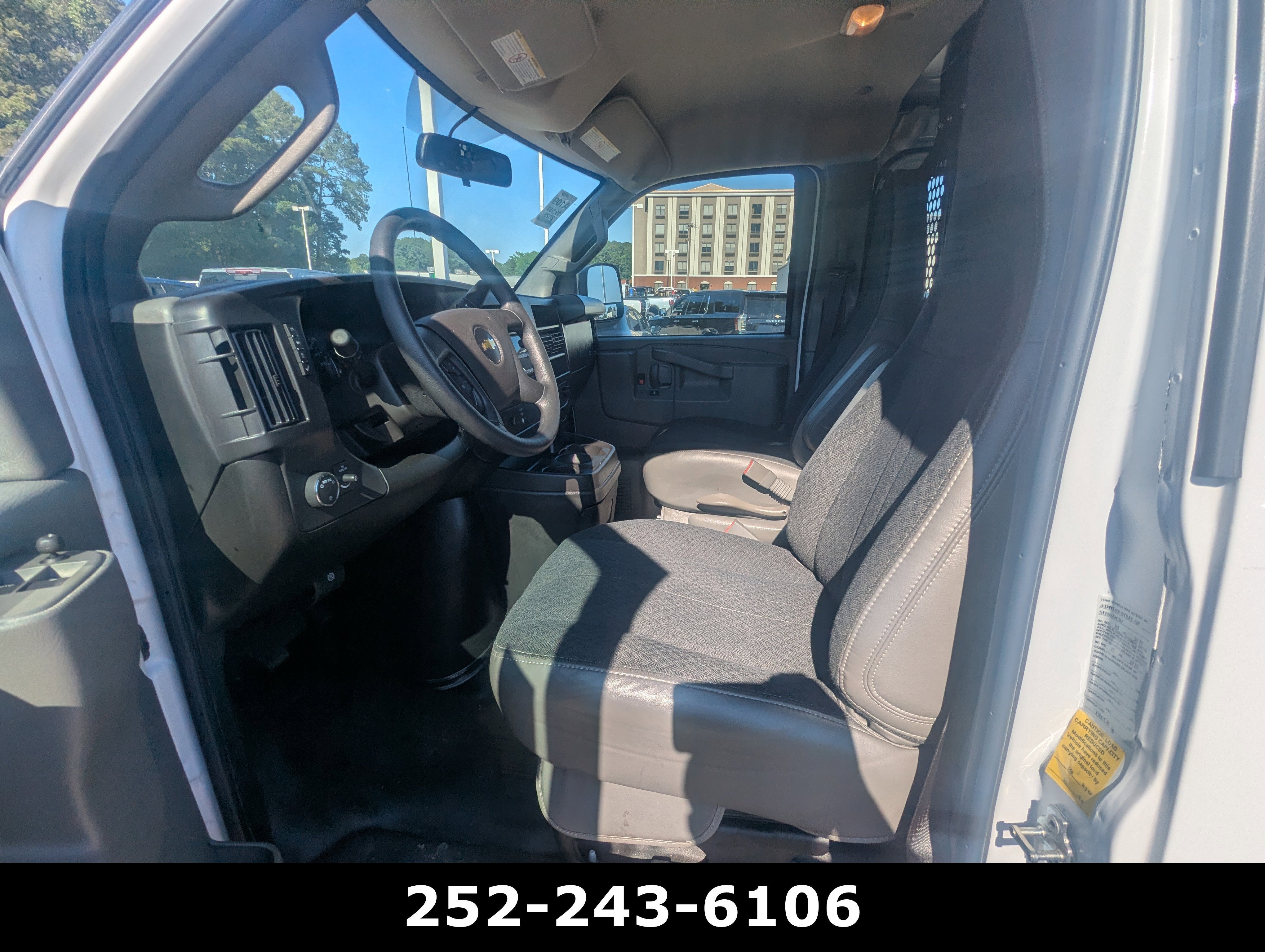2025 Chevrolet Express Cargo WT