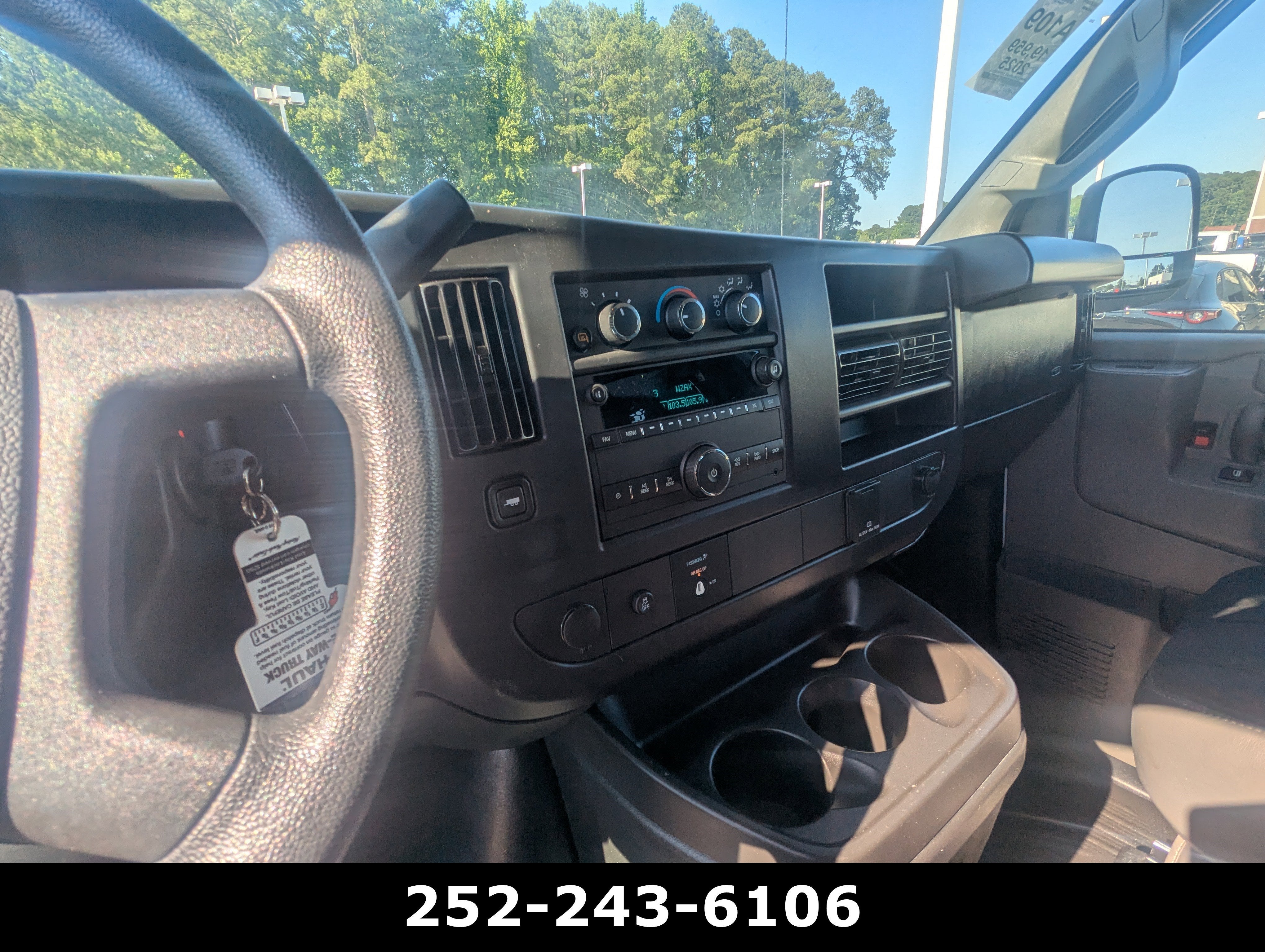 2025 Chevrolet Express Cargo WT