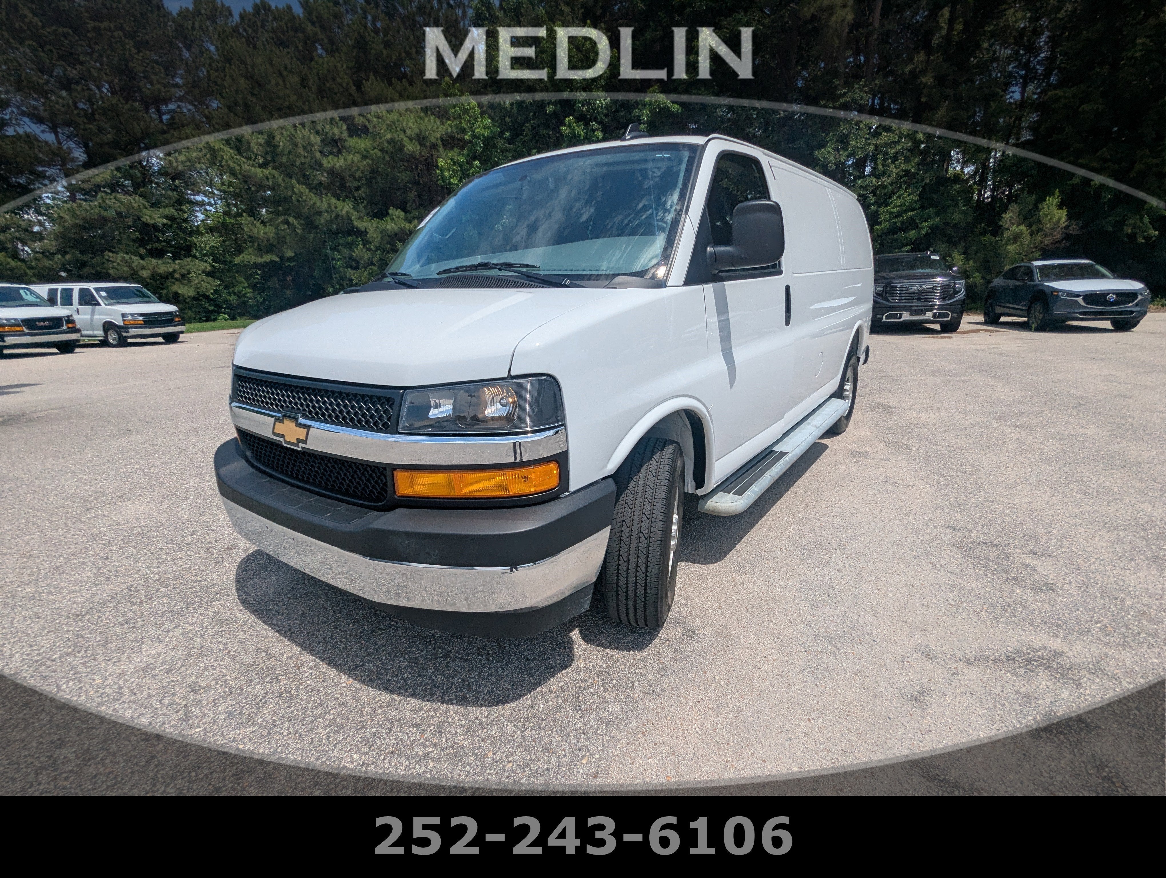 2025 Chevrolet Express Cargo WT