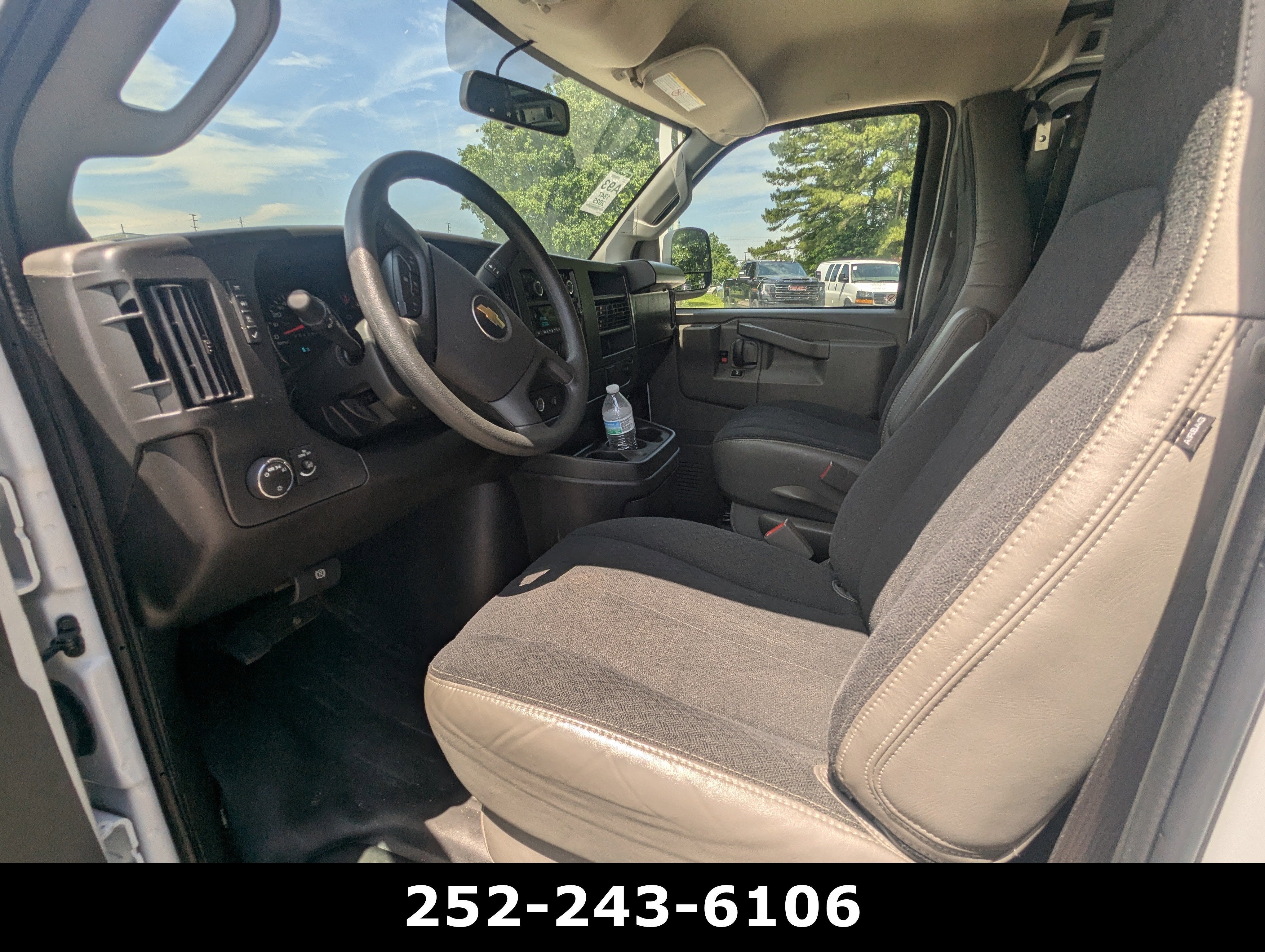 2025 Chevrolet Express Cargo WT