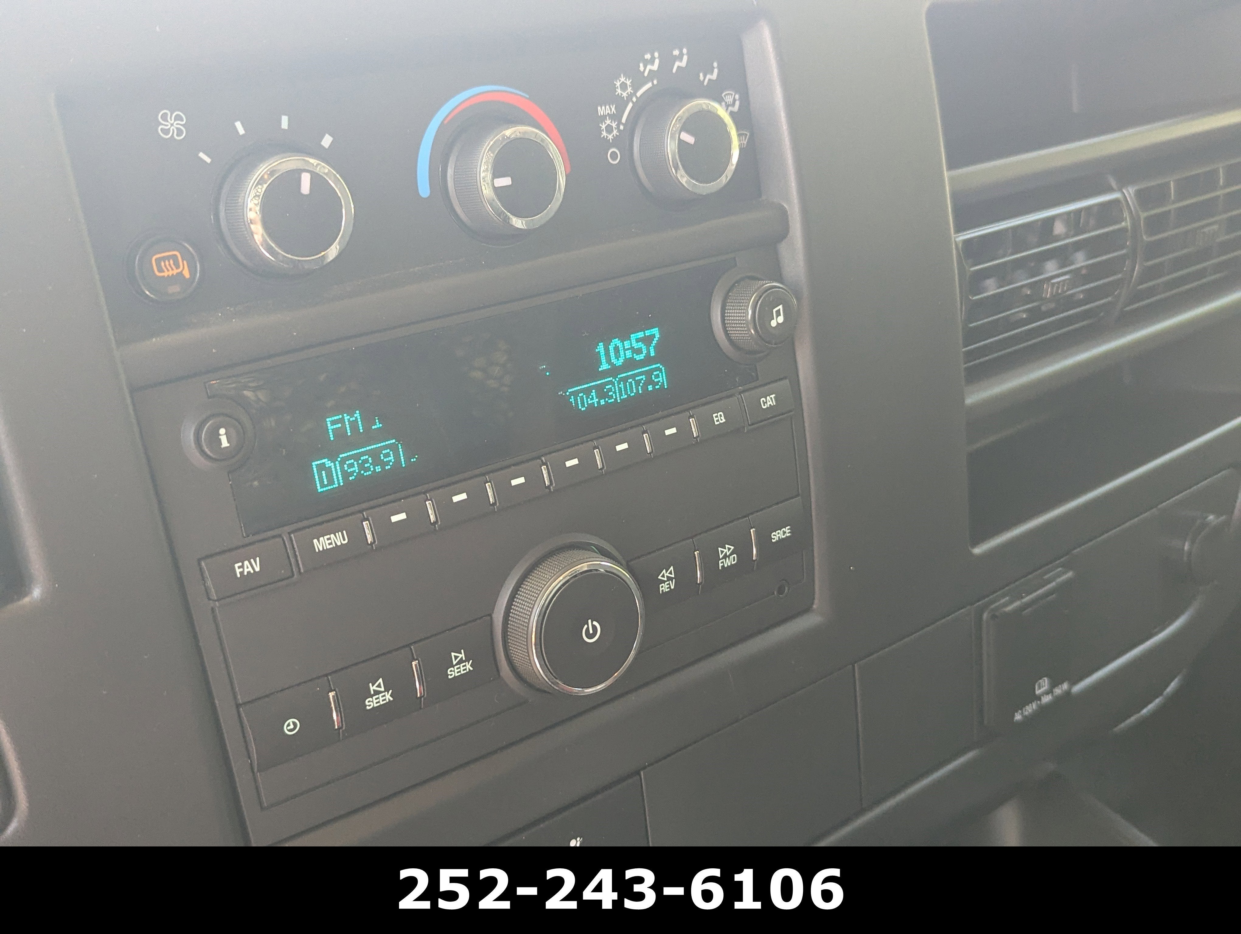 2025 Chevrolet Express Cargo WT